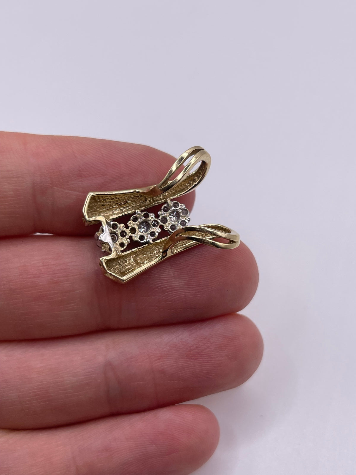 9ct gold diamond cluster pendant