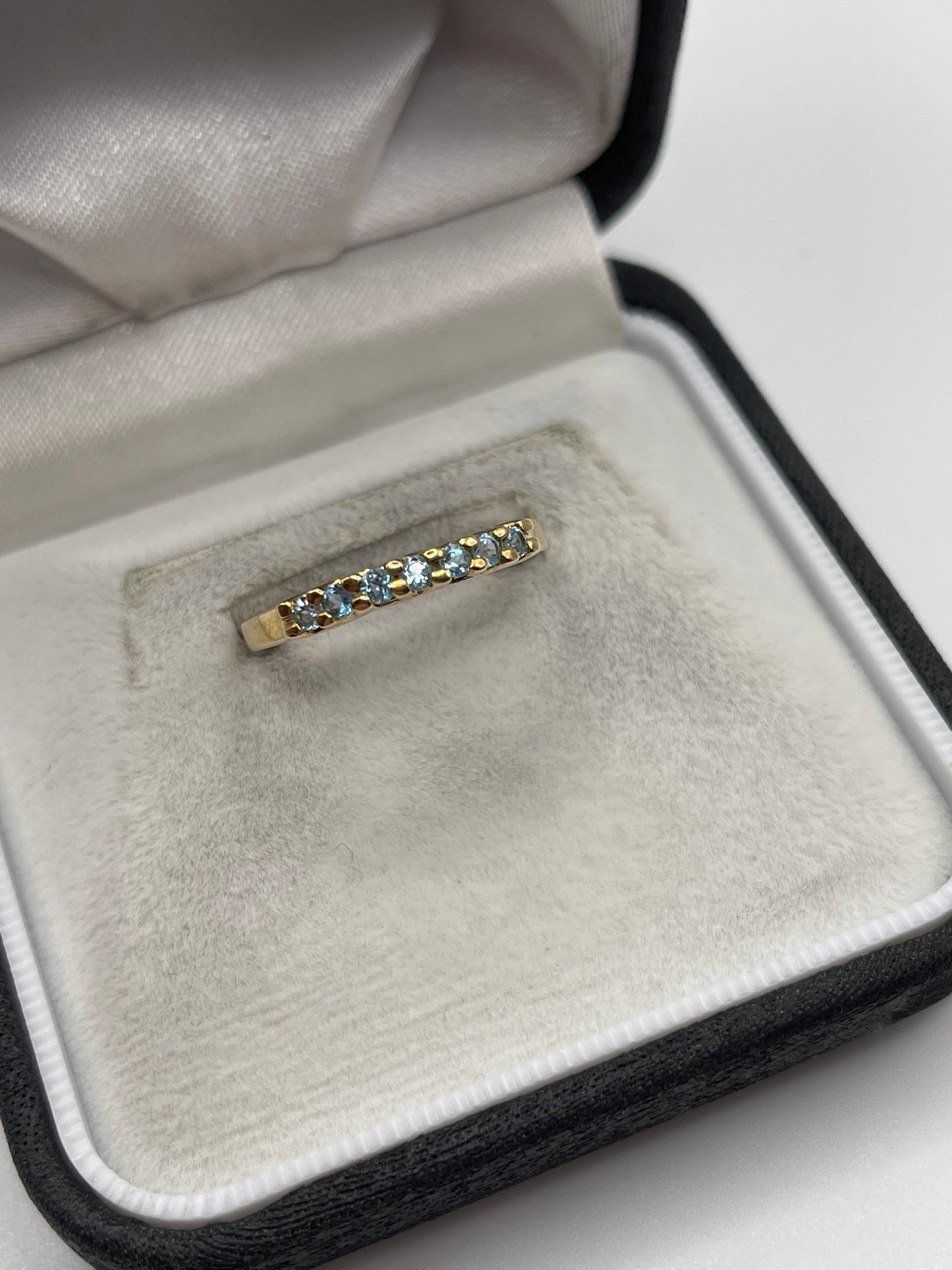 9ct gold topaz ring