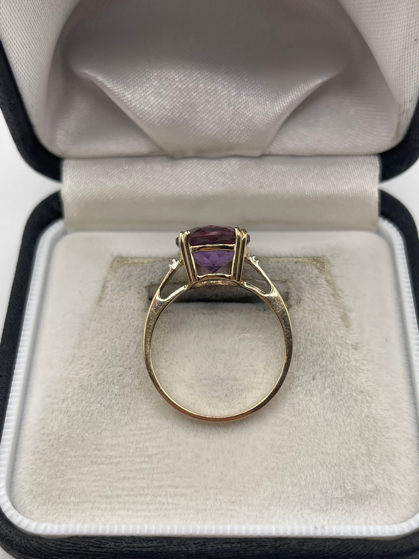 9ct gold amethyst and diamond ring