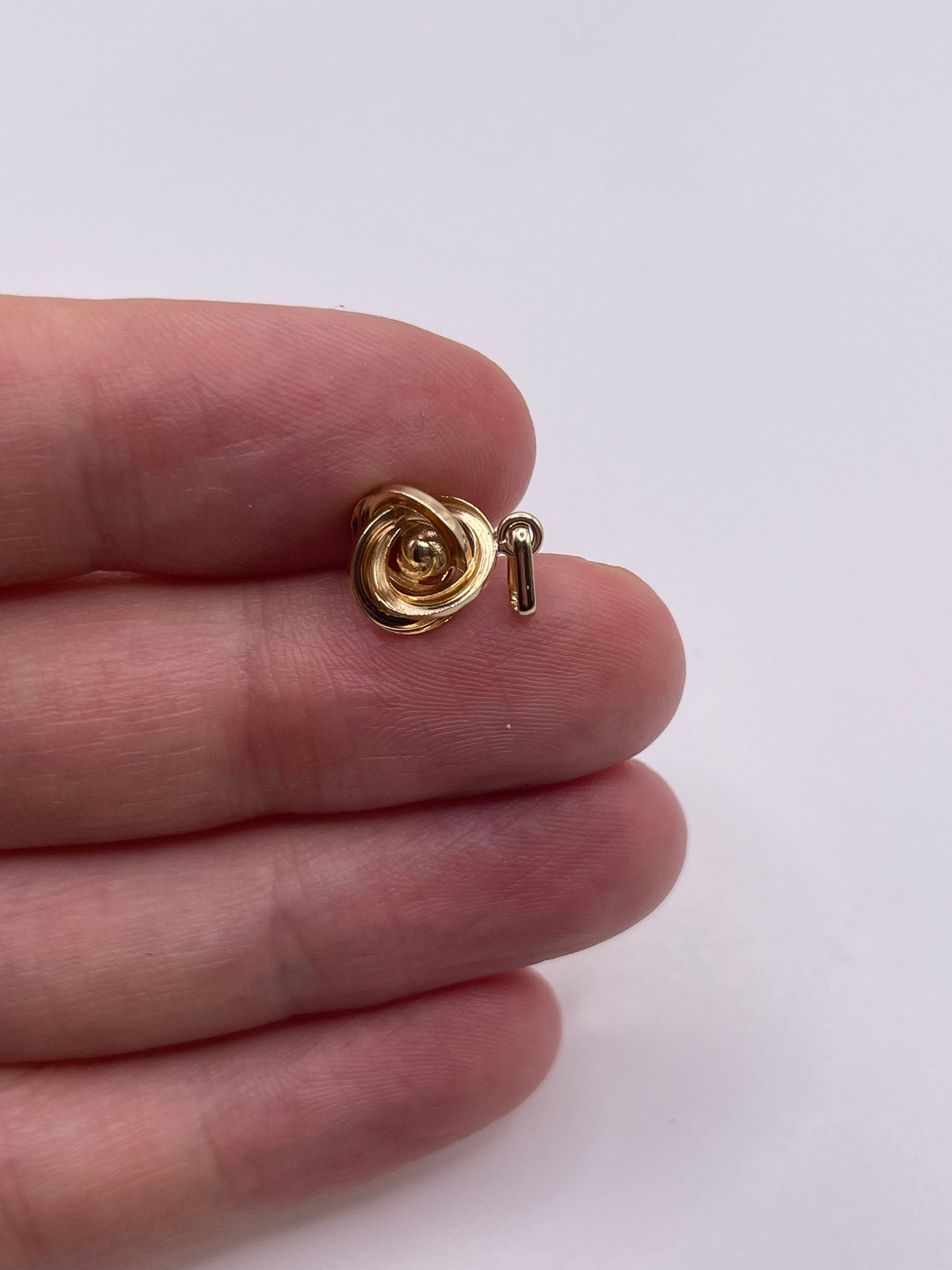 9ct gold pearl pendant