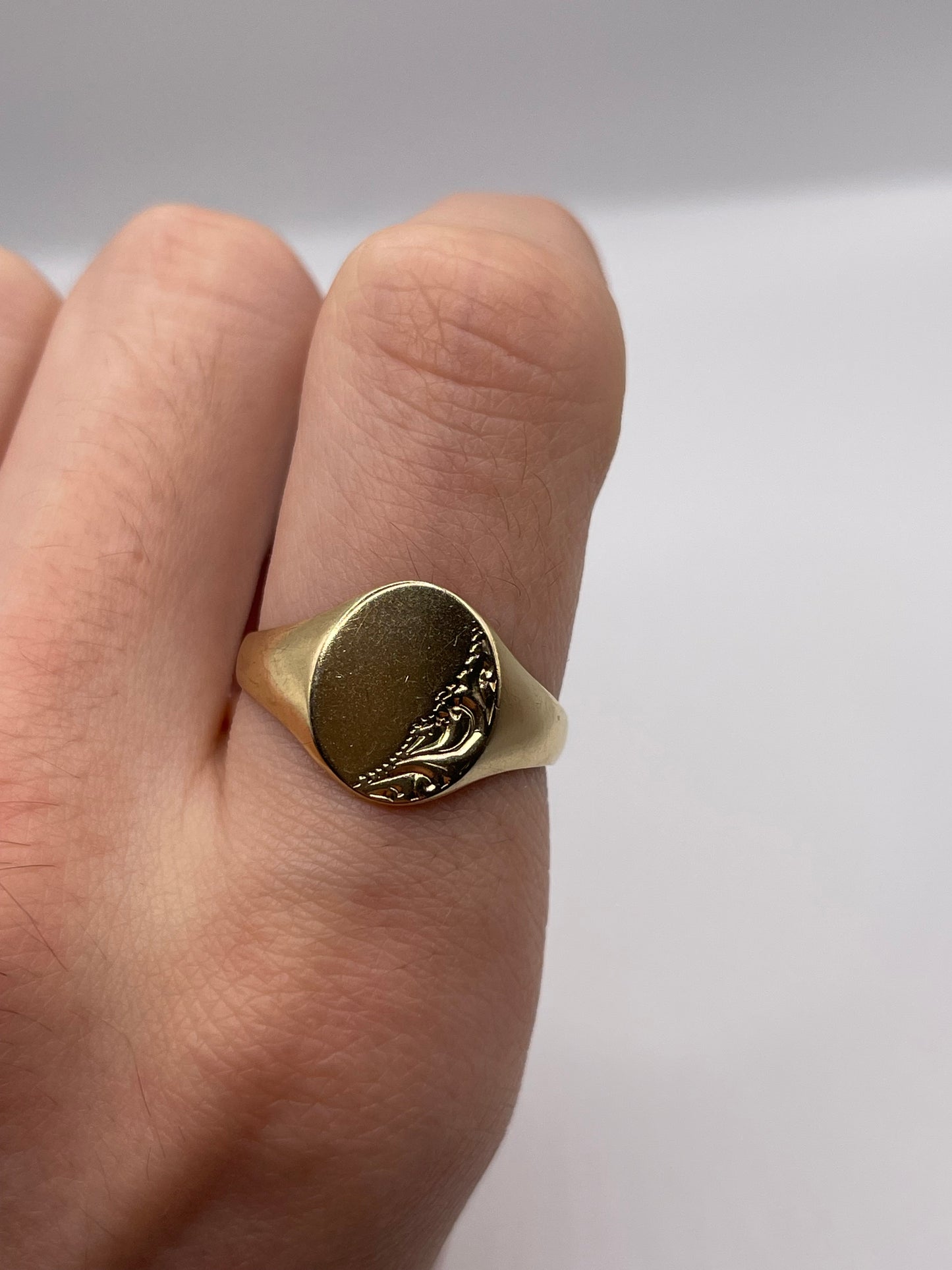 9ct gold signet ring