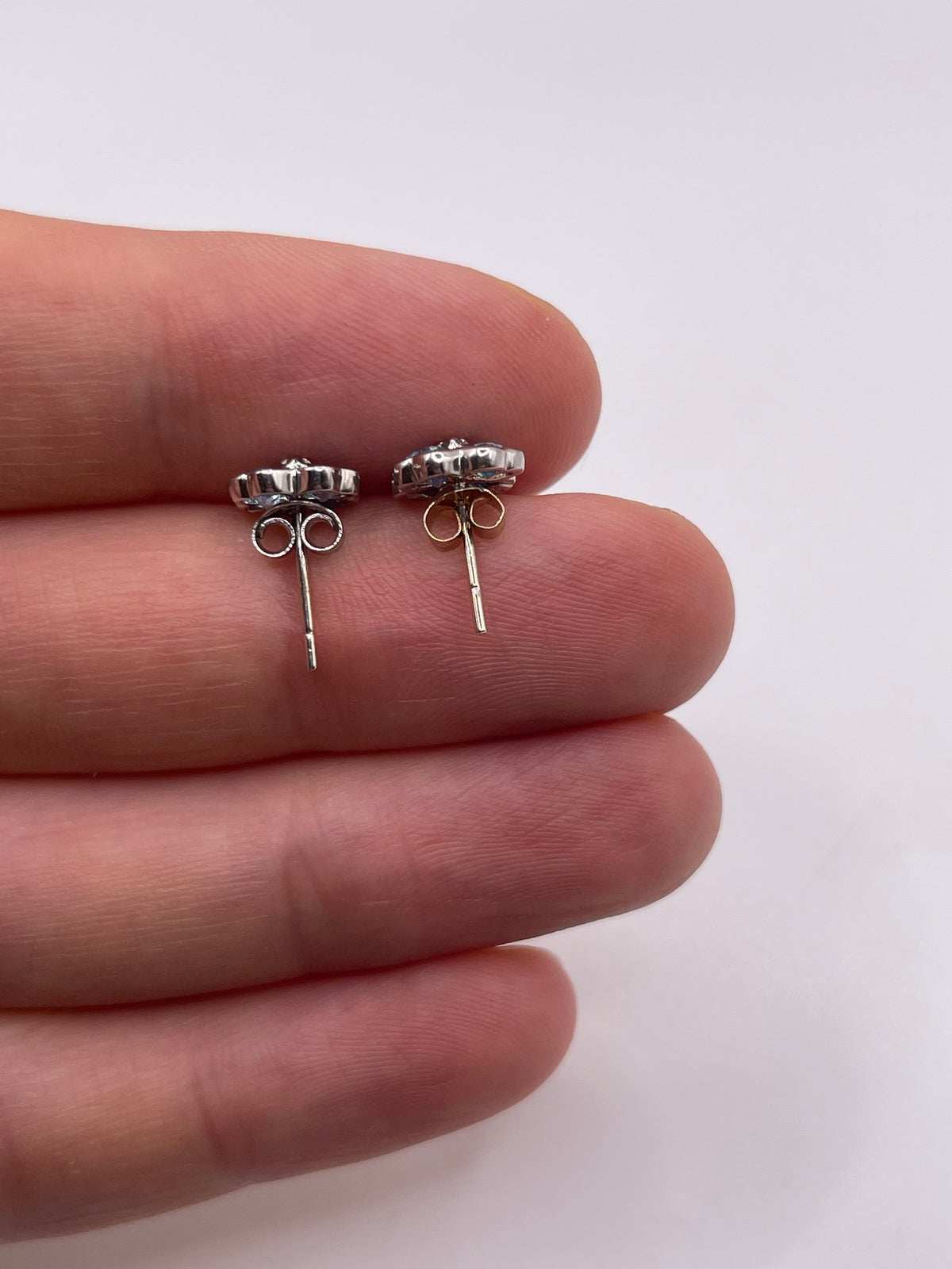 9ct white gold topaz clover earrings