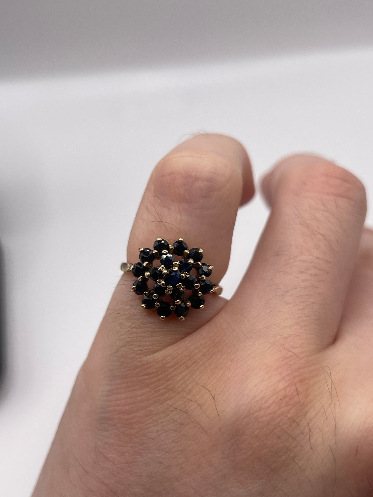 9ct gold sapphire cluster ring