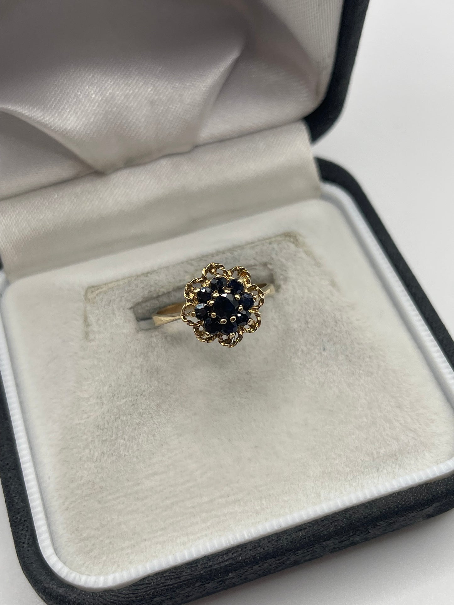 9ct gold sapphire cluster ring