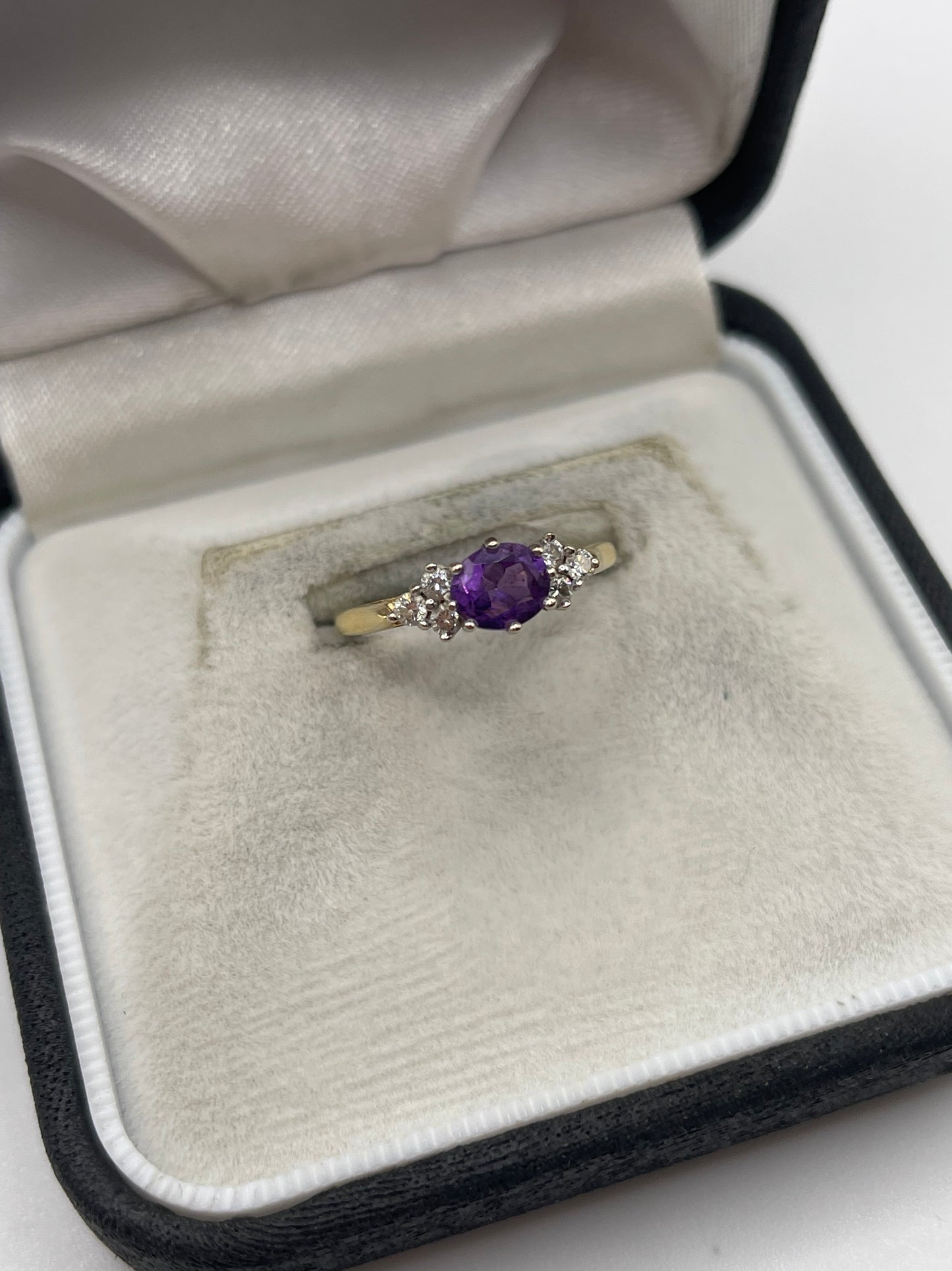 18ct gold amethyst and diamond ring