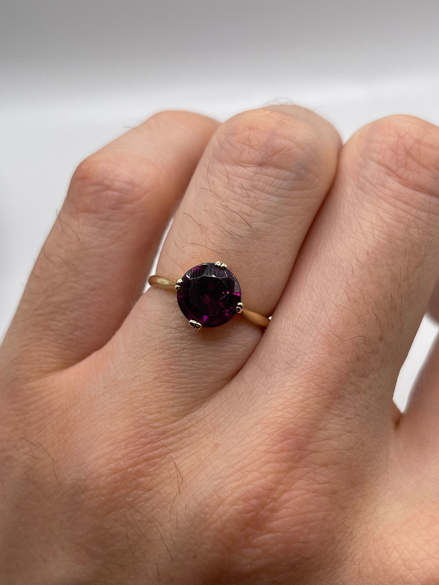 9ct gold almandine garnet ring