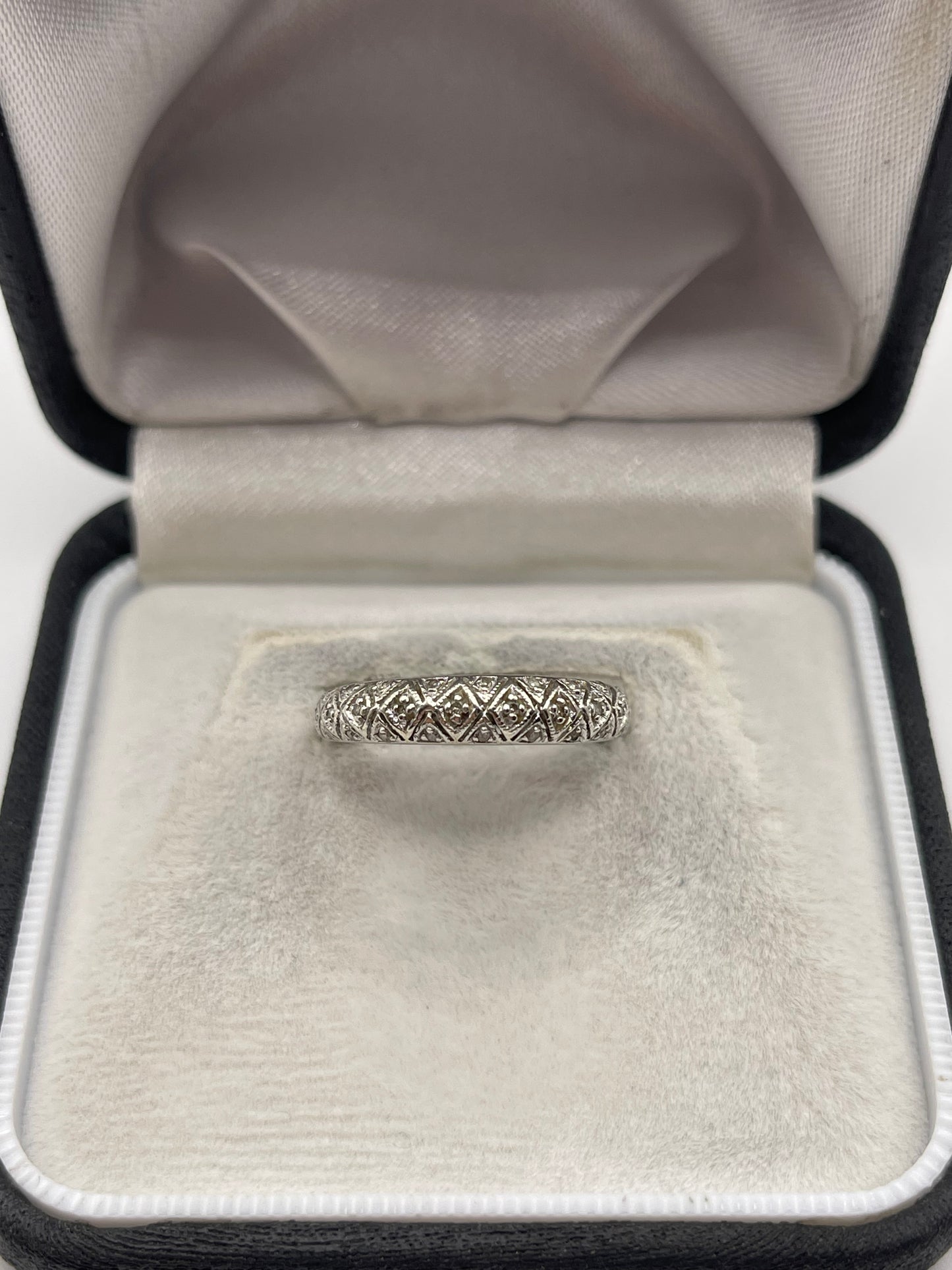 9ct white gold diamond cluster ring