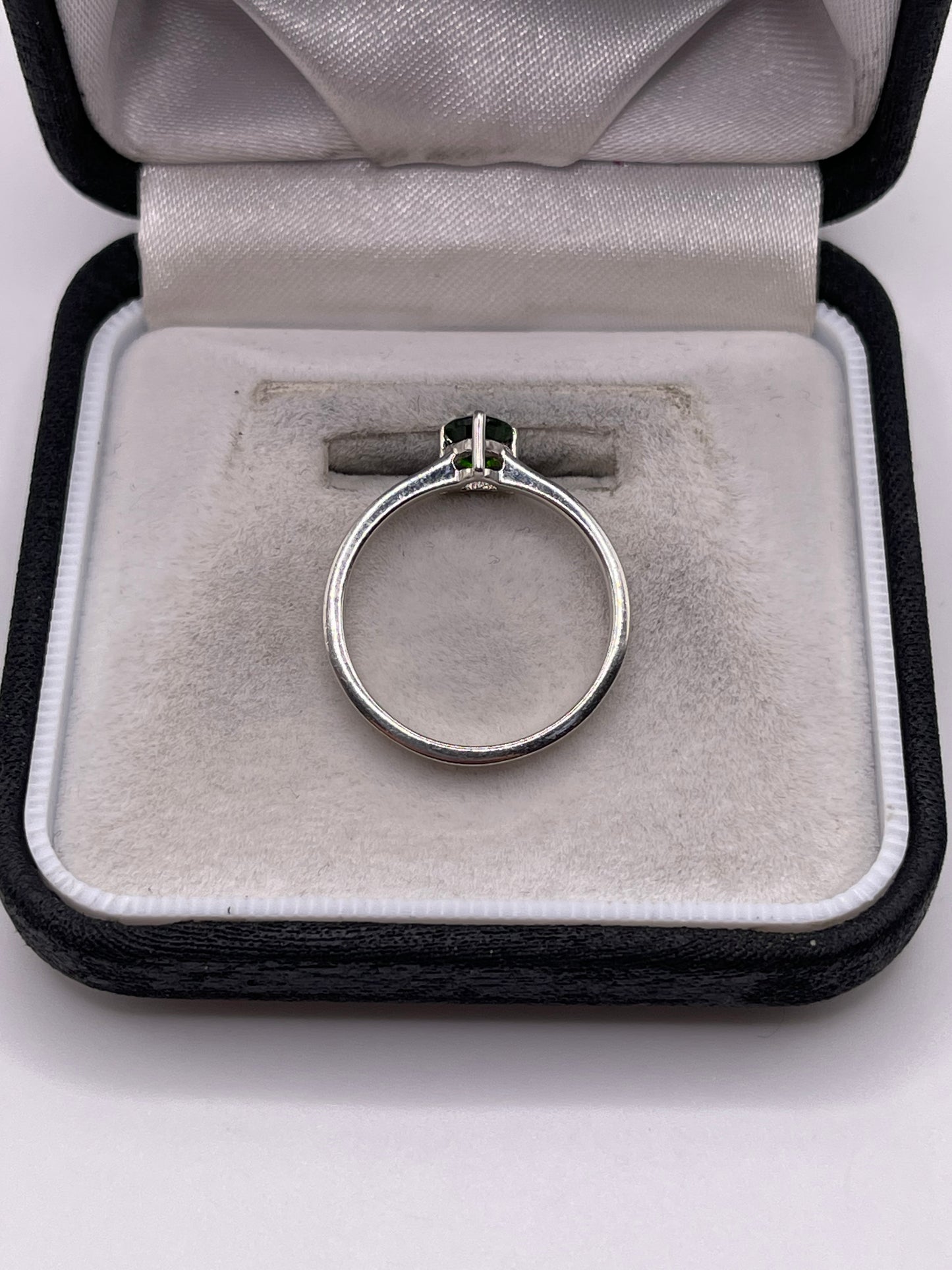 Silver diopside ring