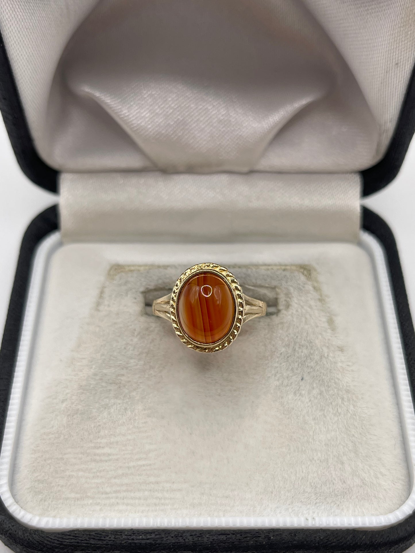 9ct gold agate ring