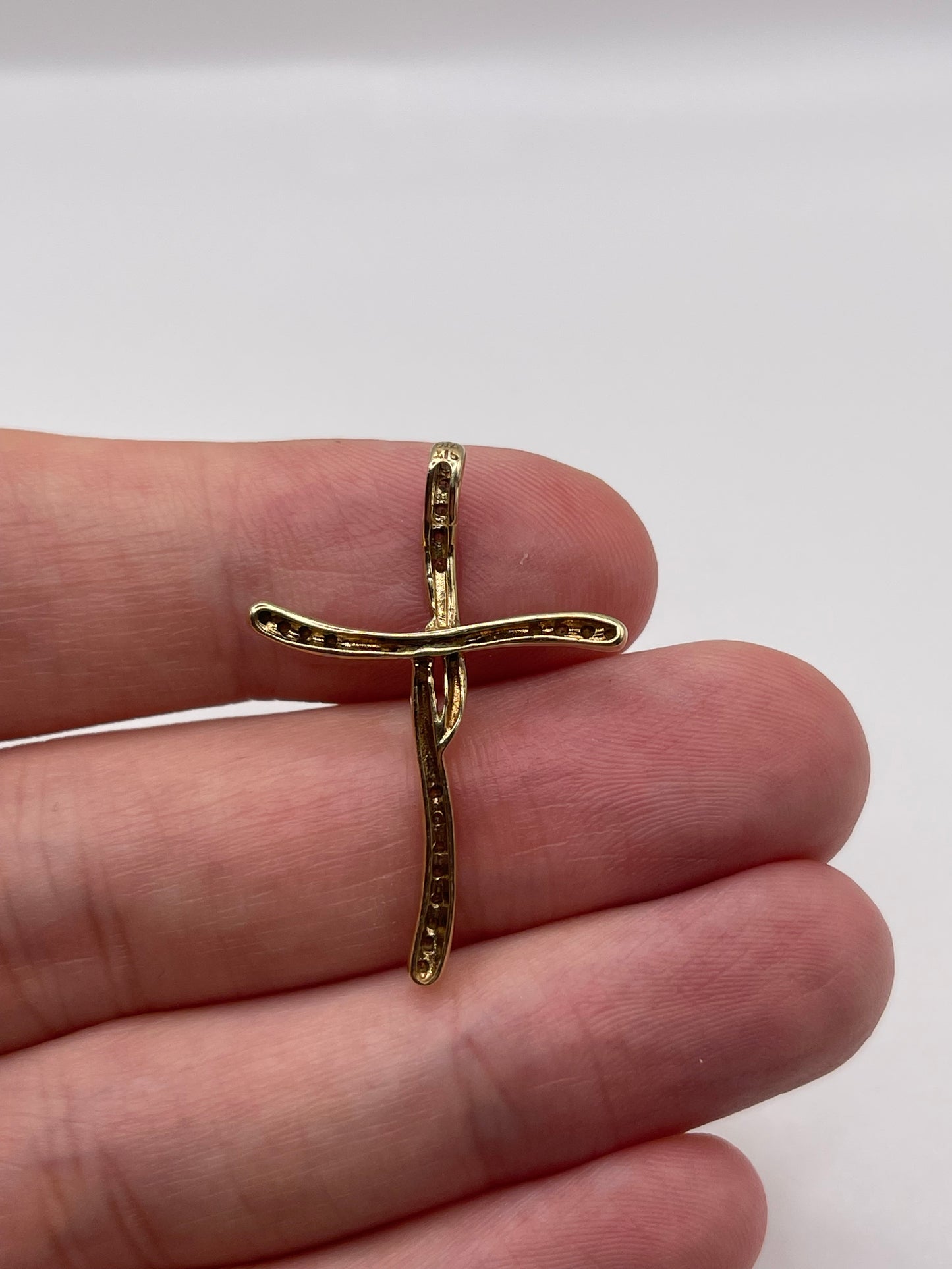 9ct gold diamond cross pendant