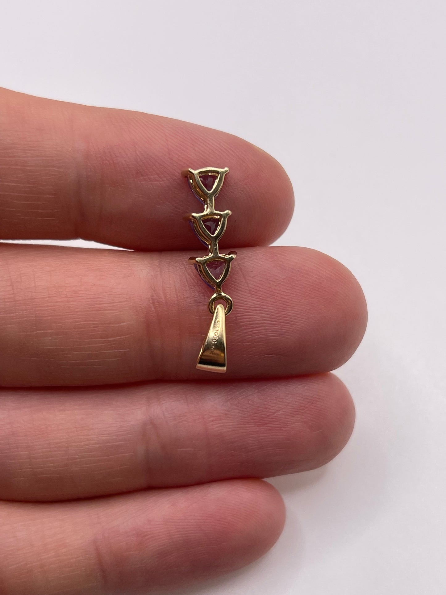 9ct gold tanzanite pendant