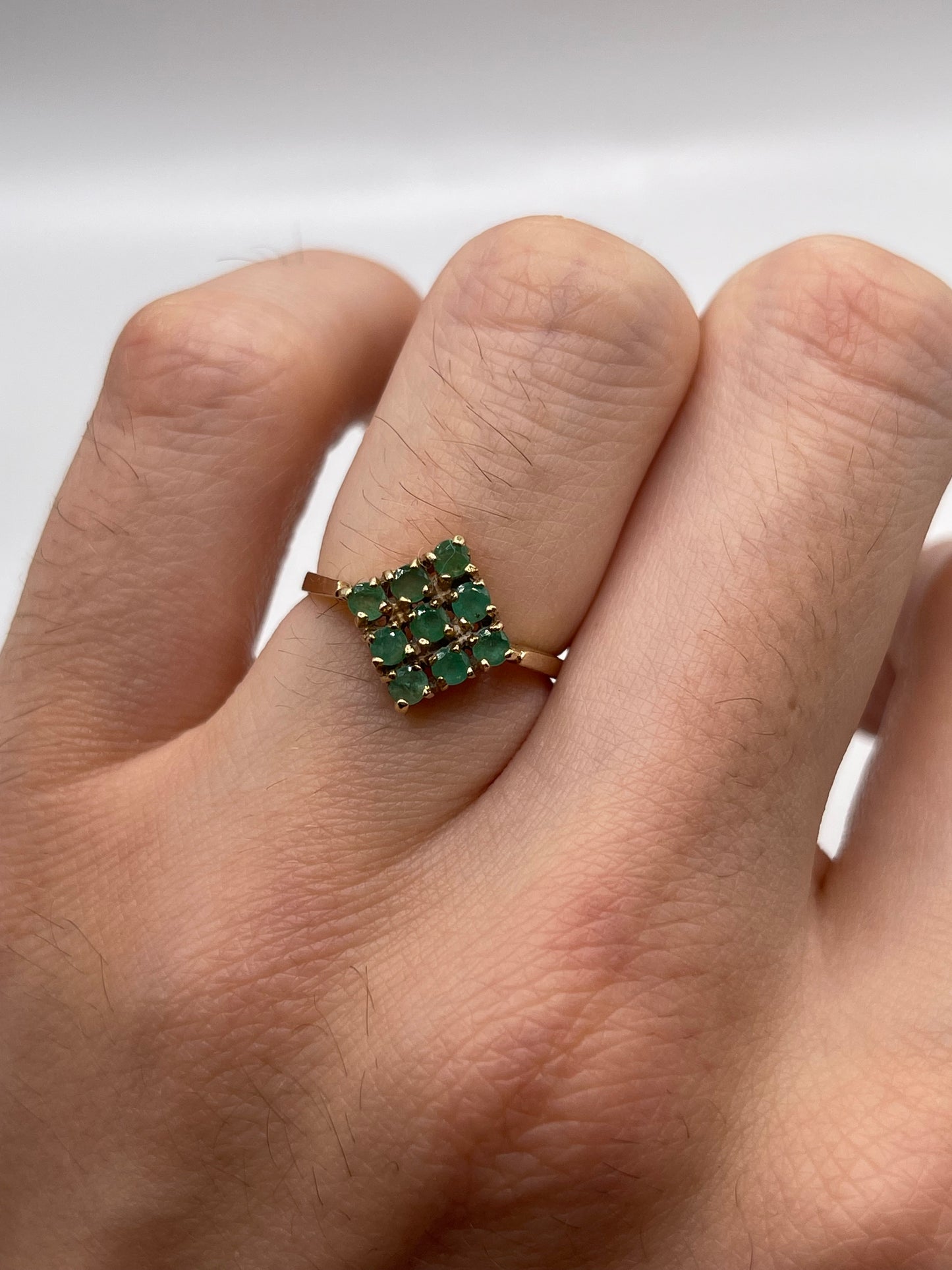 9ct gold emerald cluster ring