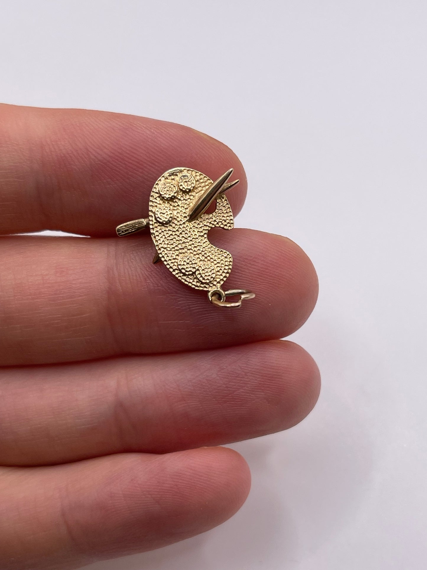 9ct gold painters pallet charm