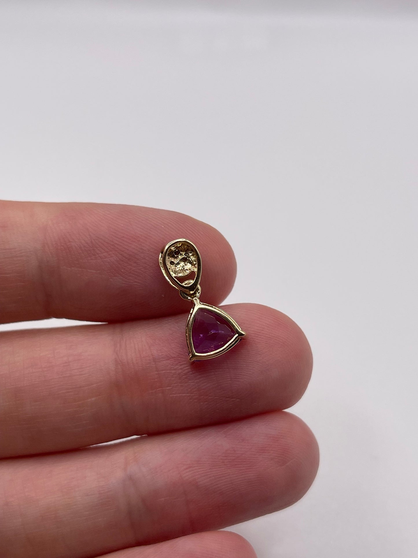 9ct gold amethyst and diamond pendant