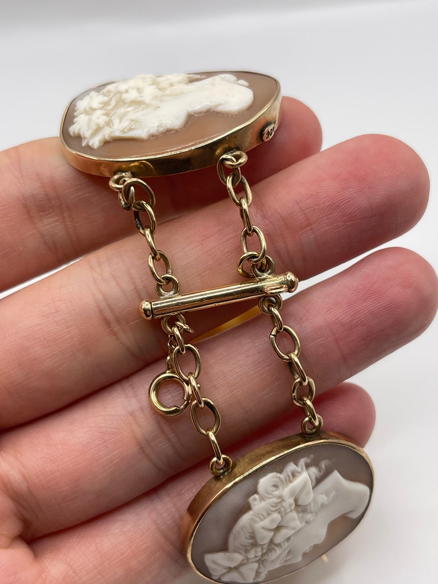 9ct gold cameo bracelet