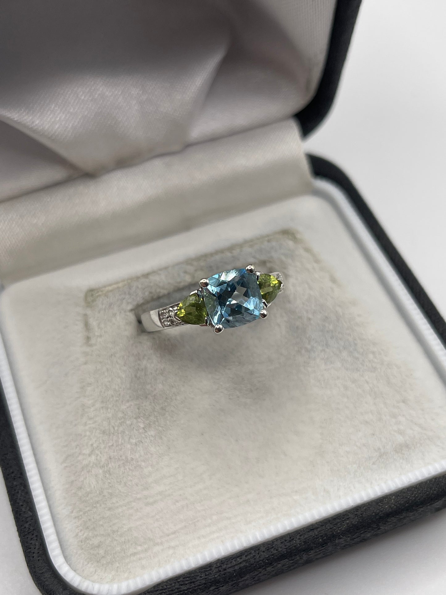 9ct white gold topaz, peridot and diamond ring