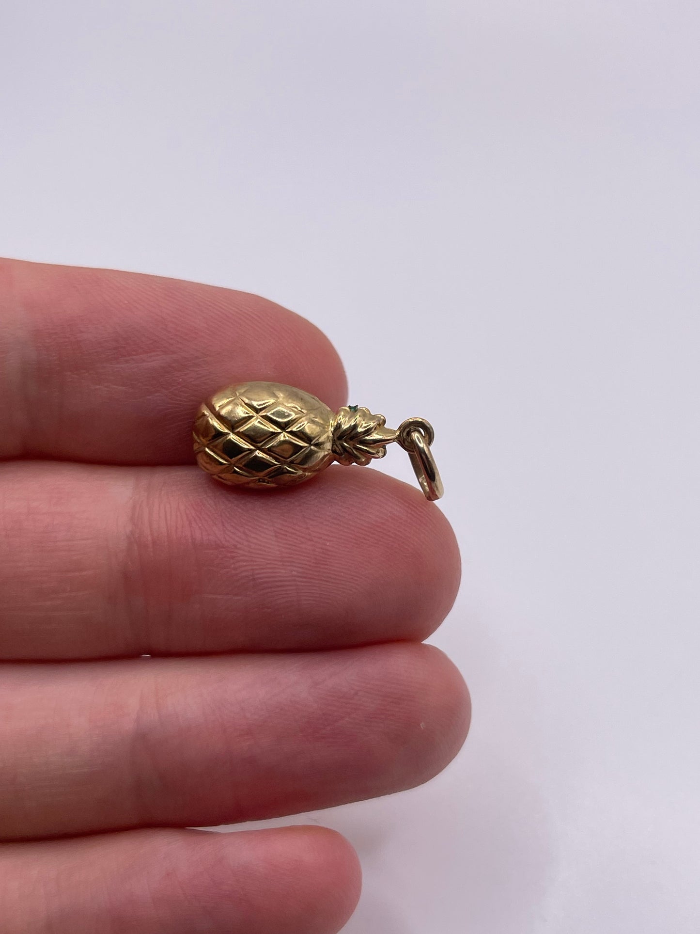 9ct gold pineapple charm