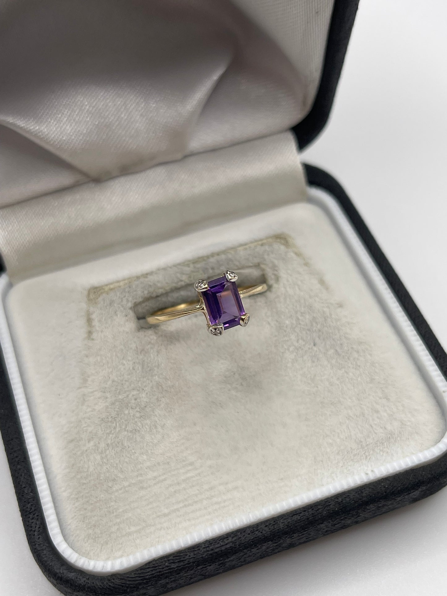 9ct gold amethyst and diamond ring