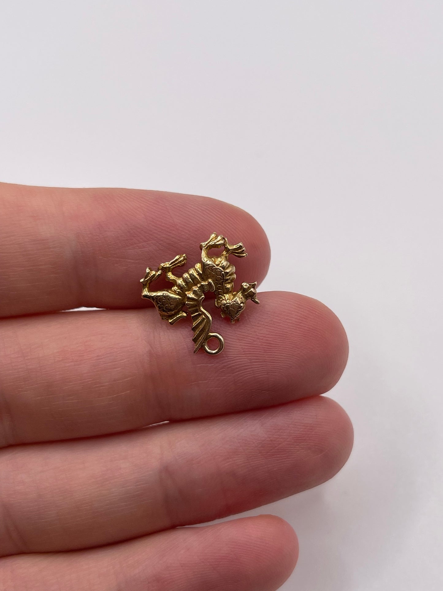 9ct gold dragon charm
