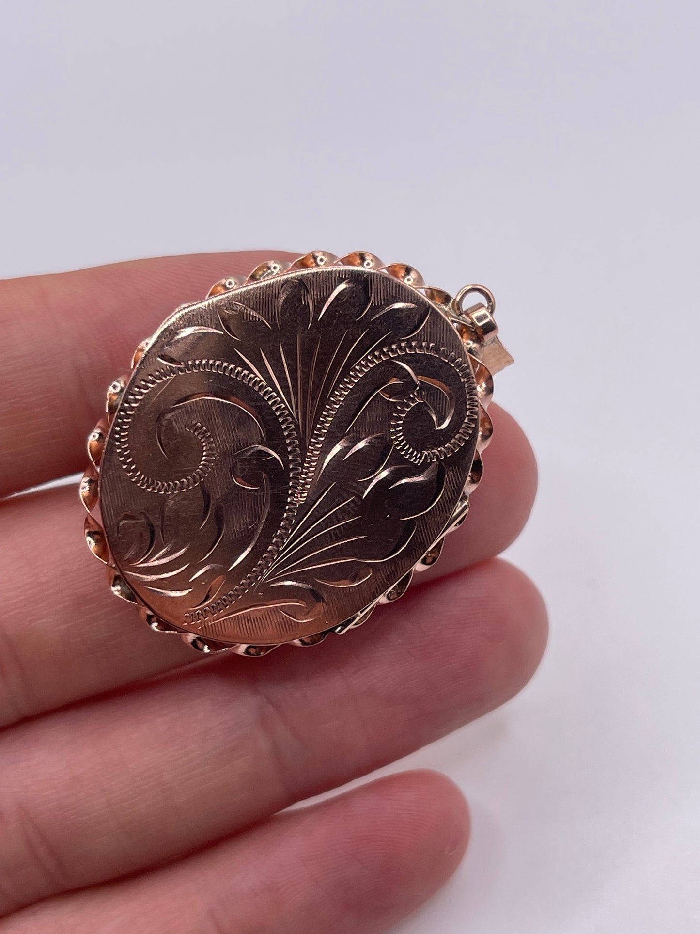 9ct rose gold locket pendant