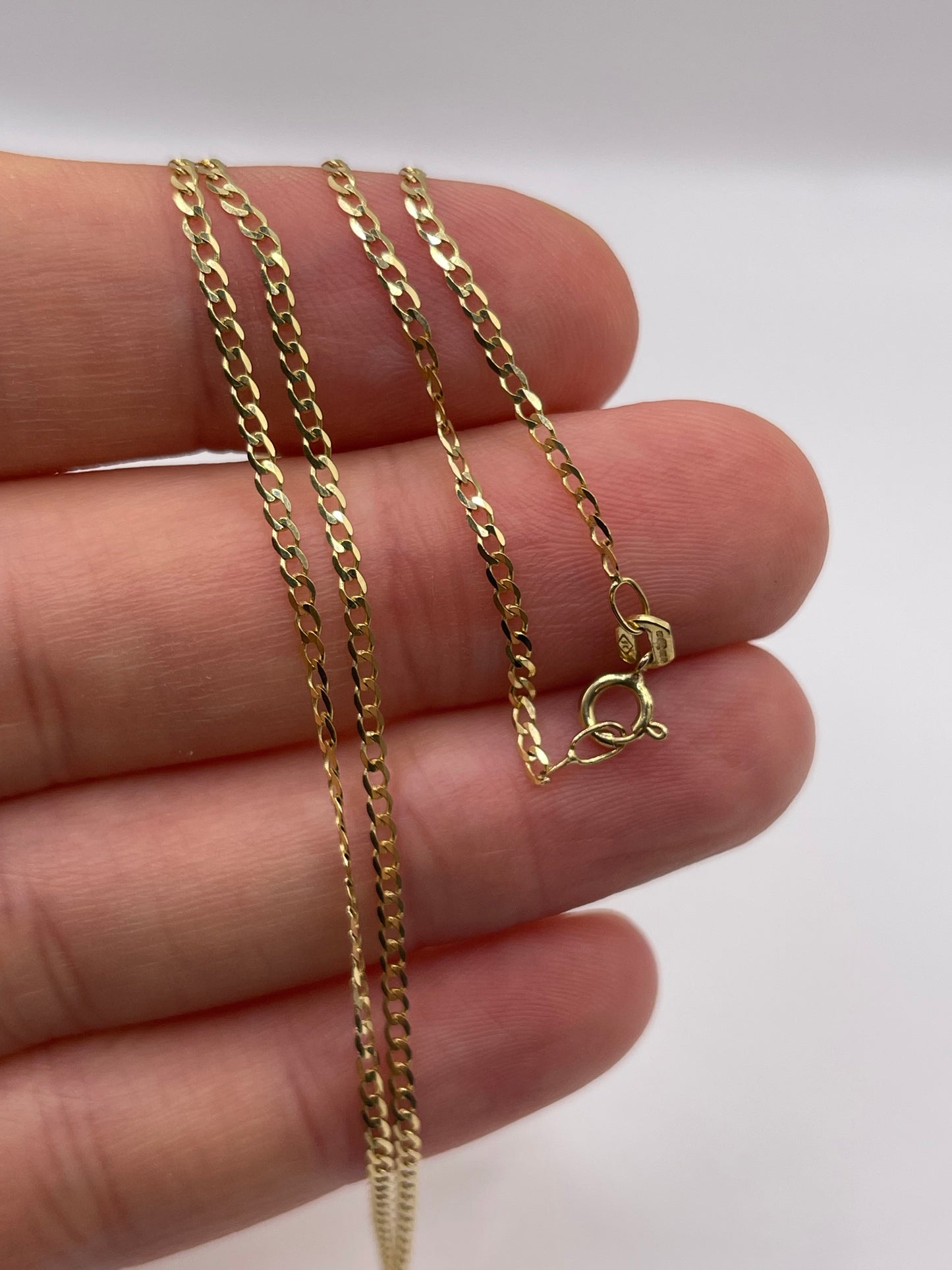 9ct gold chain 521