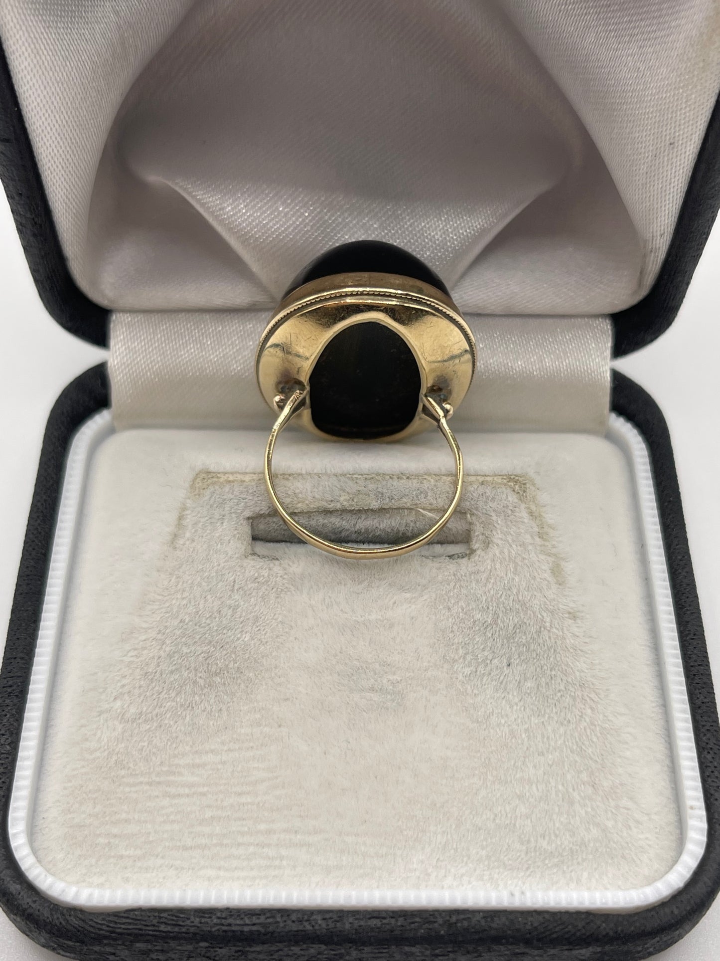 9ct gold tigers eye ring