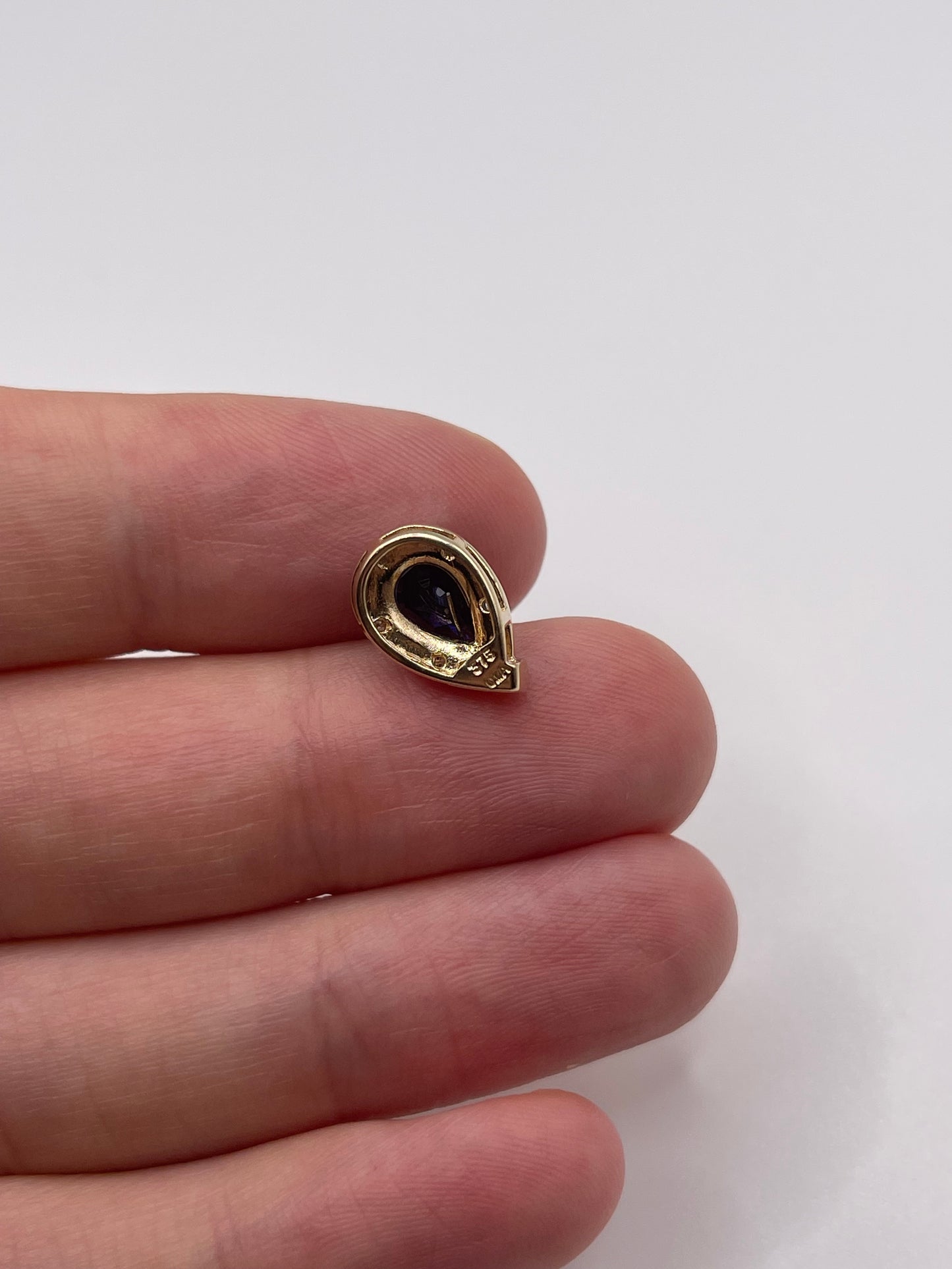 9ct gold iolite and diamond pendent
