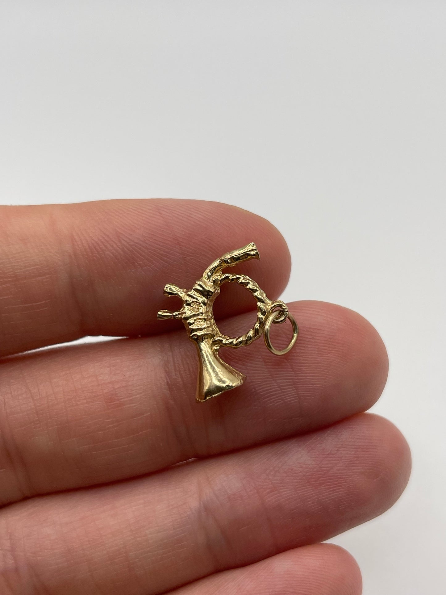 9ct gold instrument charm