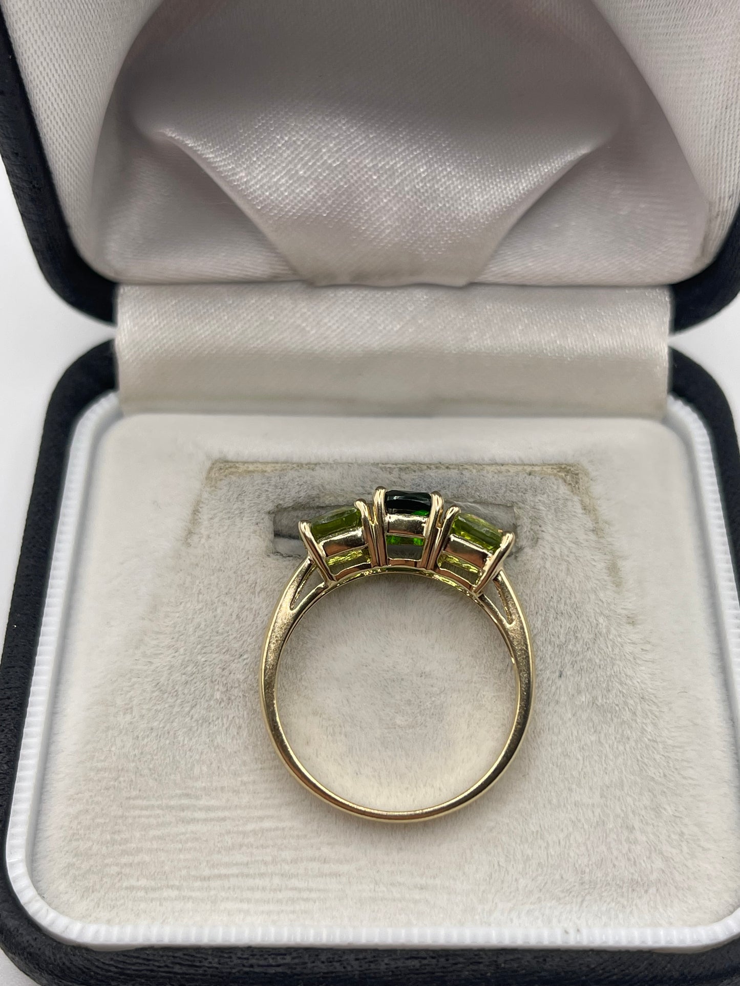 9ct gold peridot and diopsude ring