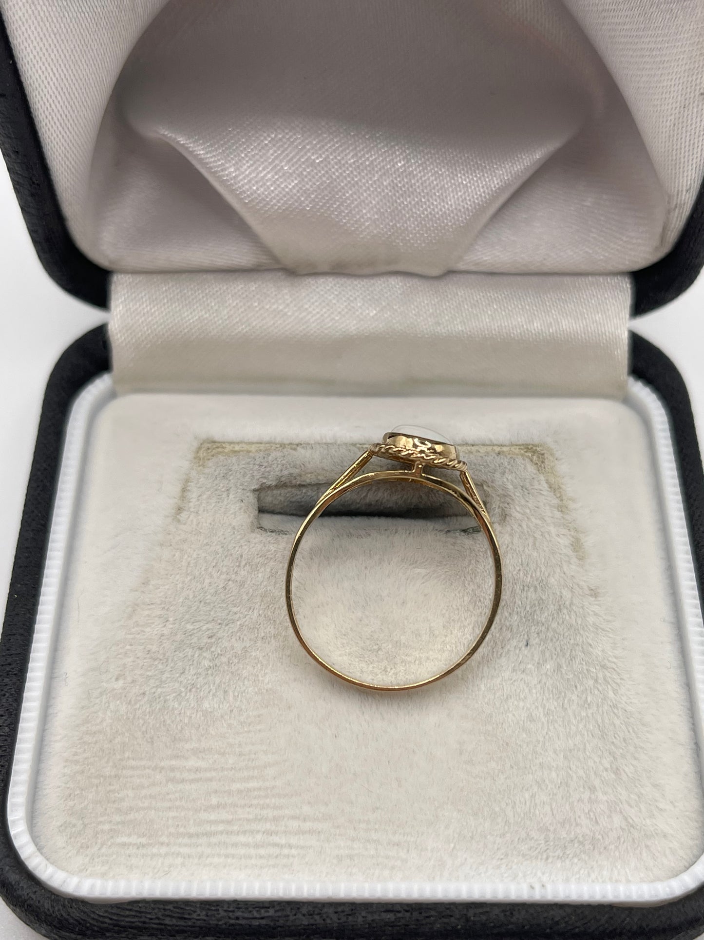 9ct gold opal ring