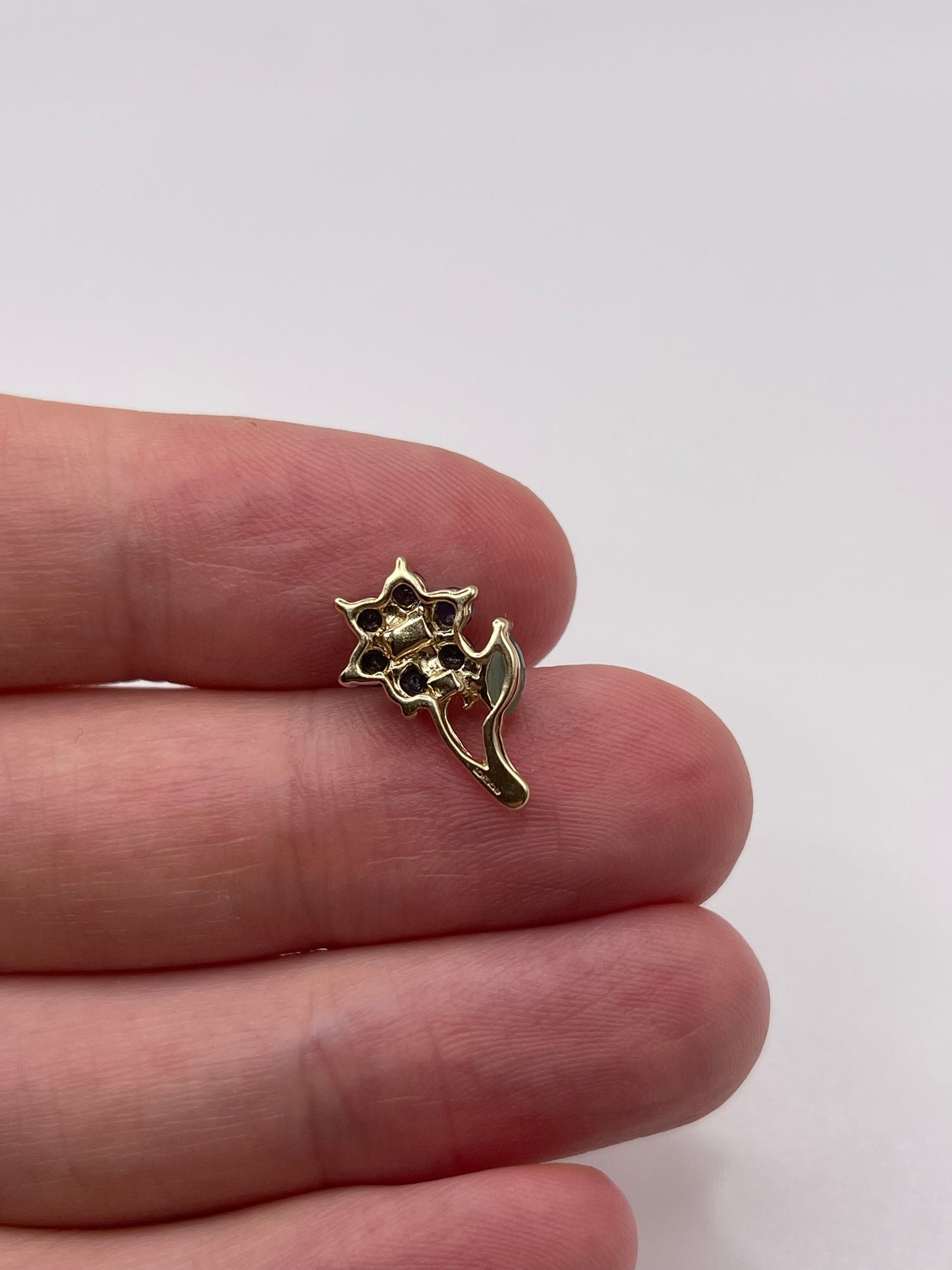 9ct gold sapphire, emerald and diamond pendant