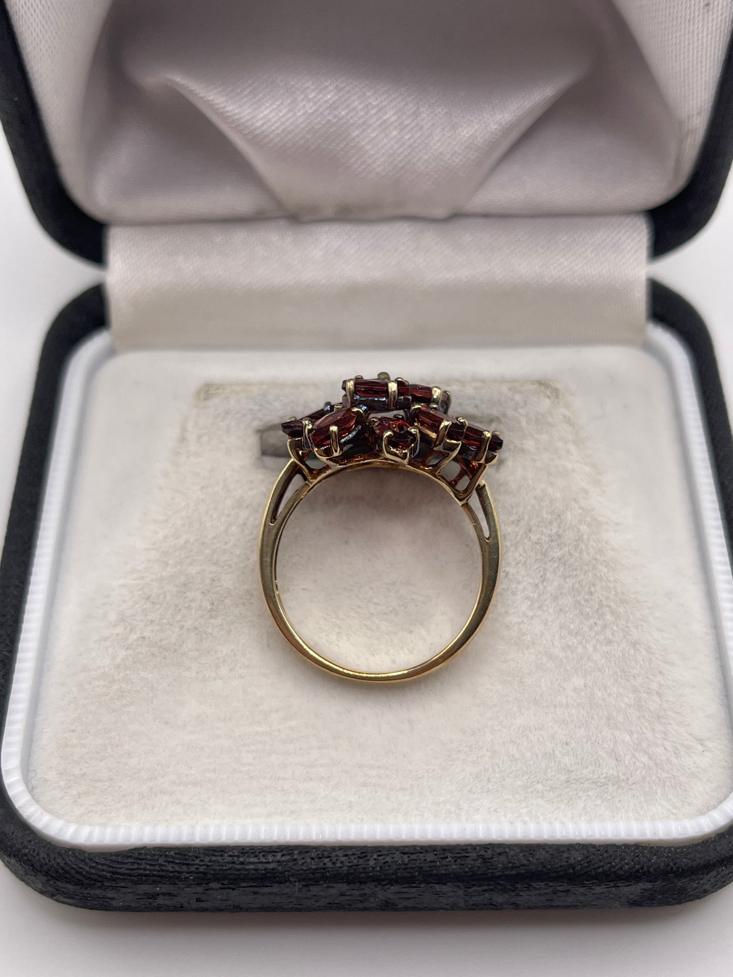 9ct gold garnet cluster ring