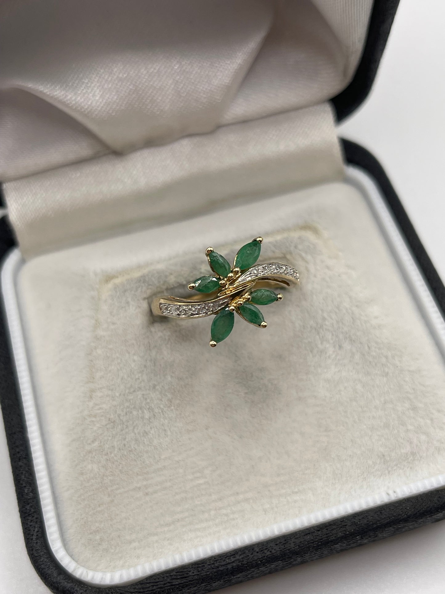 9ct gold emerald and diamond ring