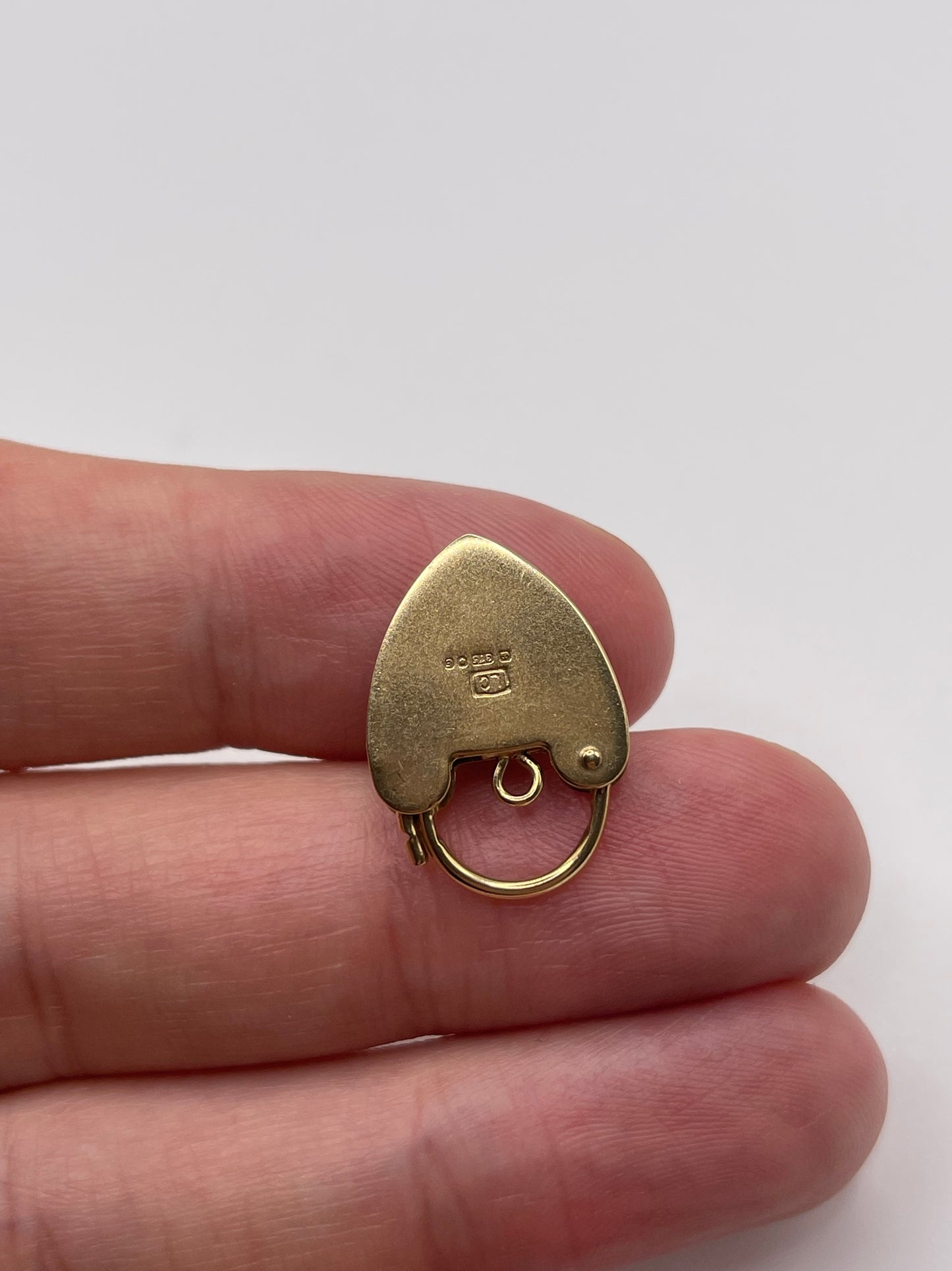 9ct gold padlock 63