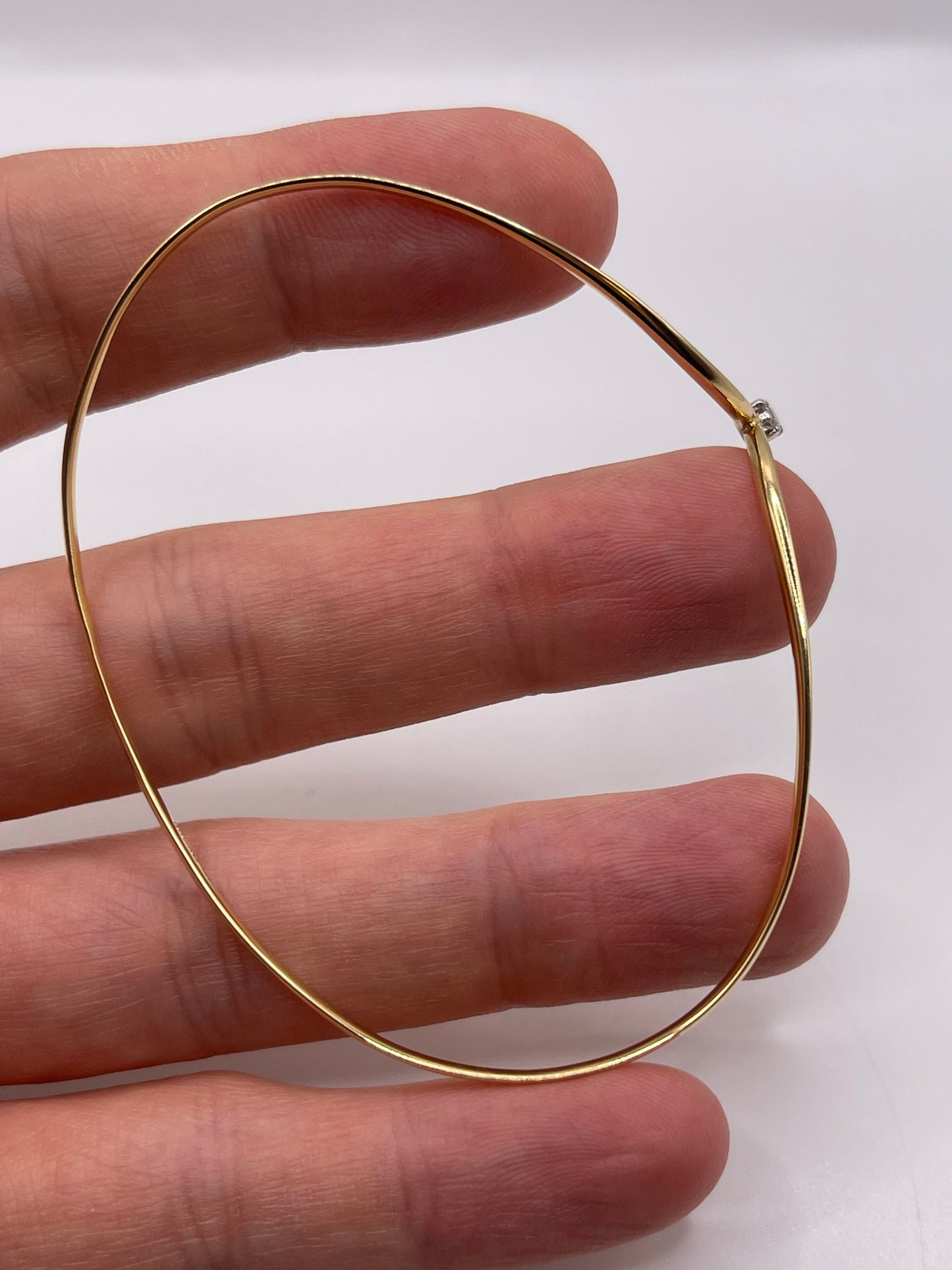18ct gold diamond bangle