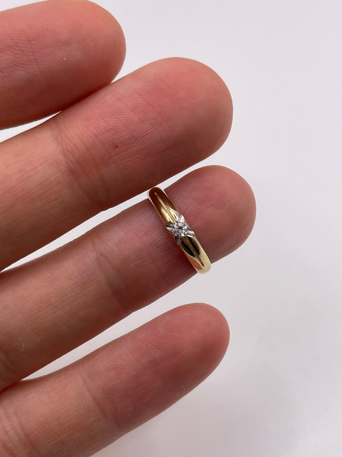 9ct gold cz gypsy ring