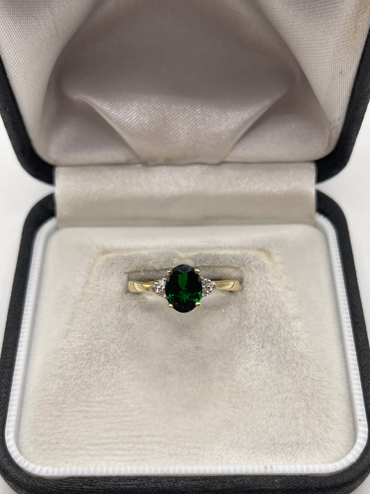 9ct gold diopside and diamond ring