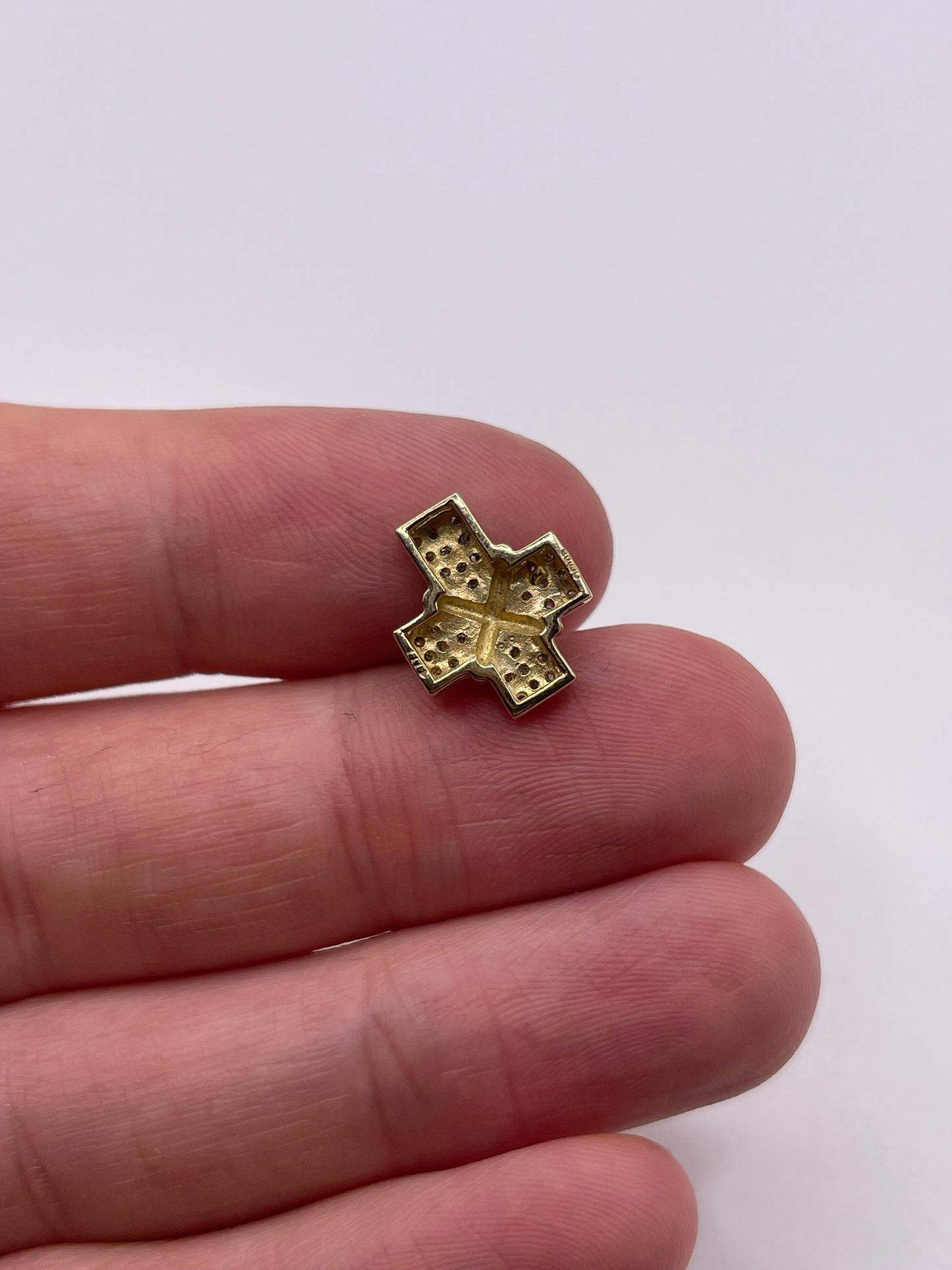 9ct gold diamond cross pendant