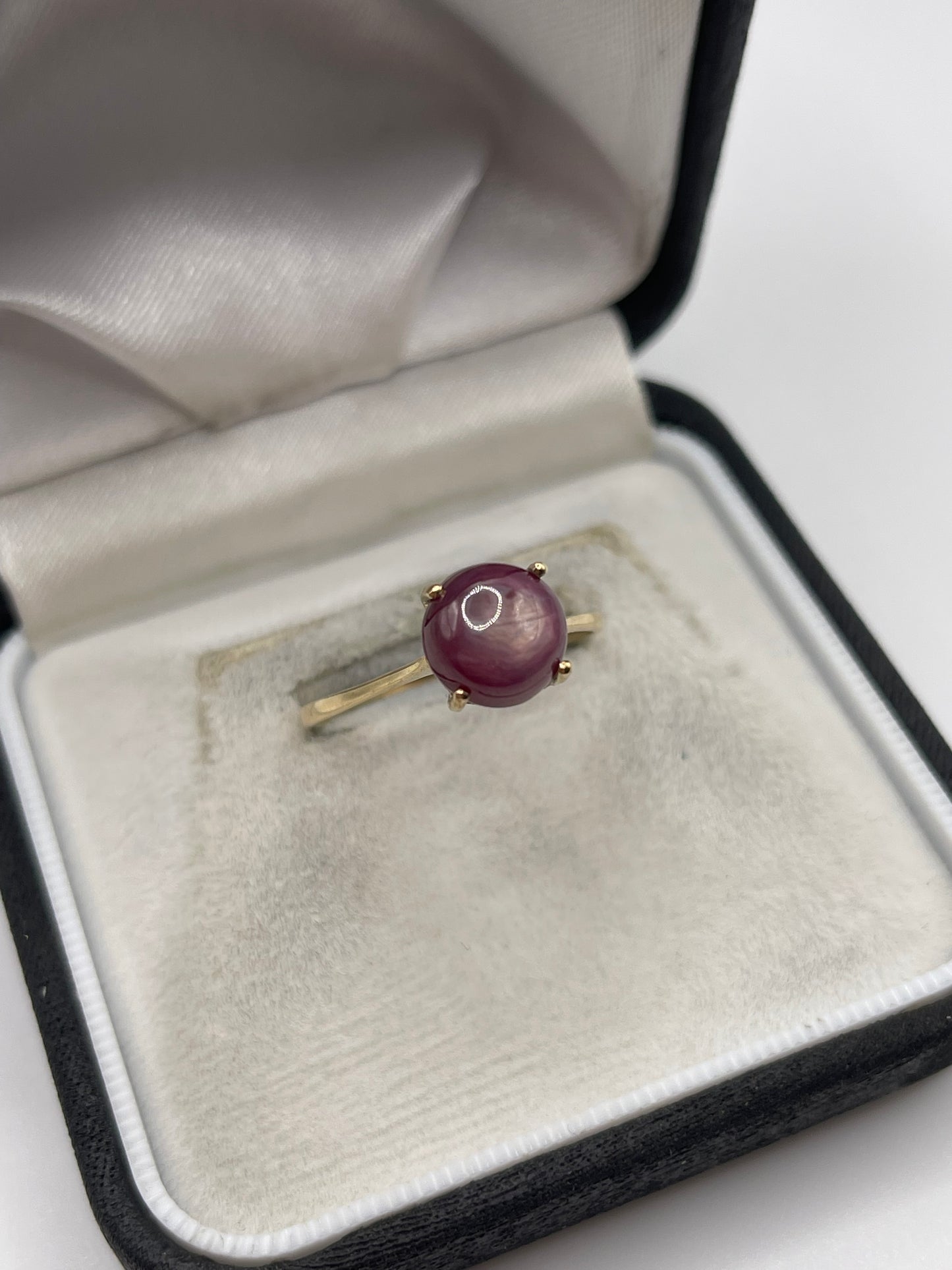 9ct gold star ruby ring