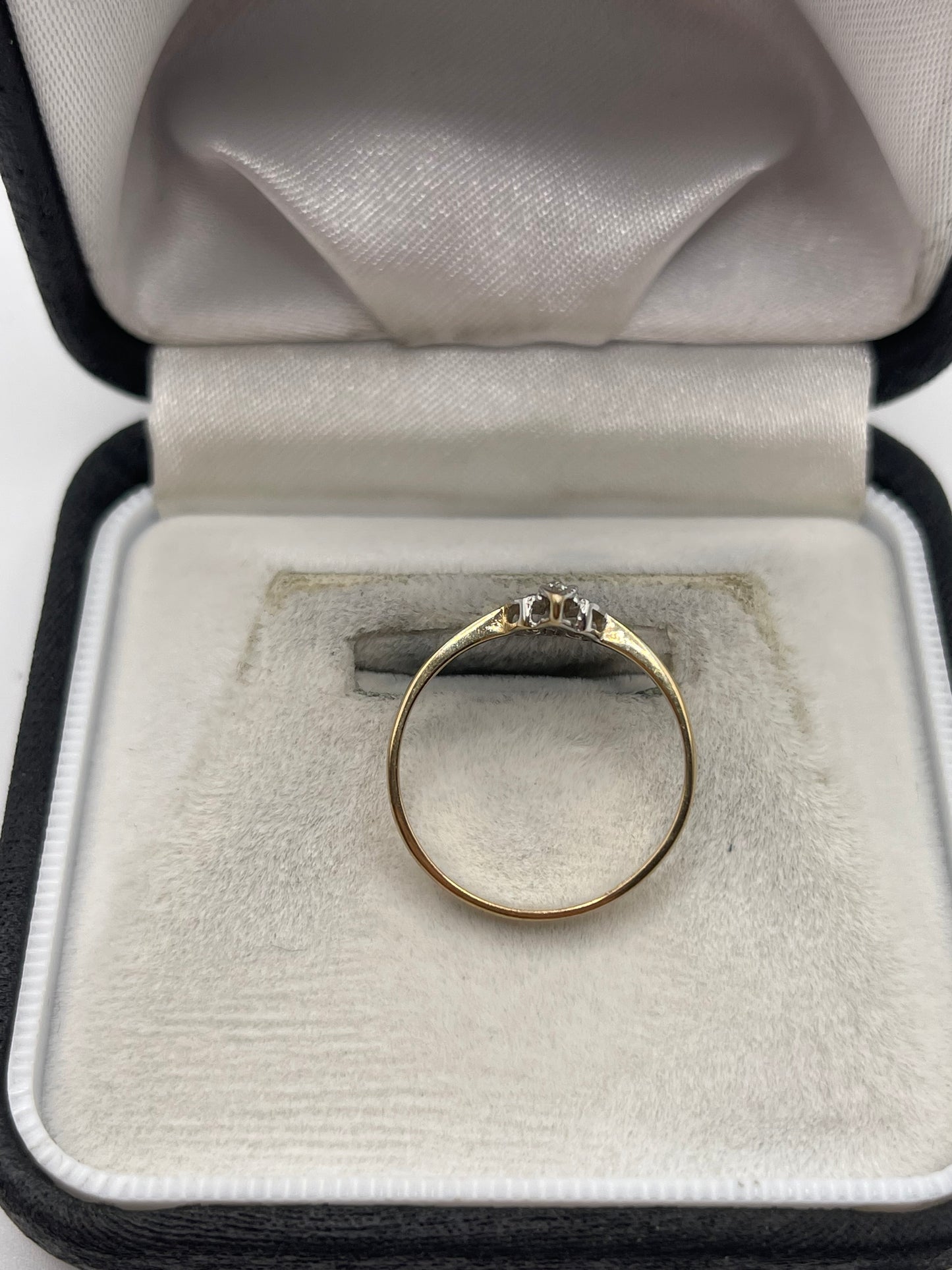 9ct gold diamond cluster ring