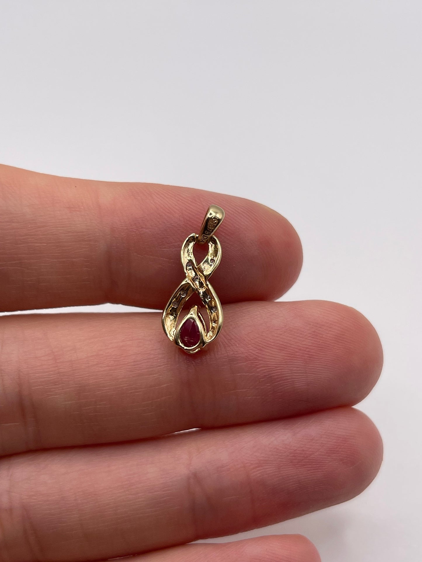 9ct gold ruby and diamond pendant