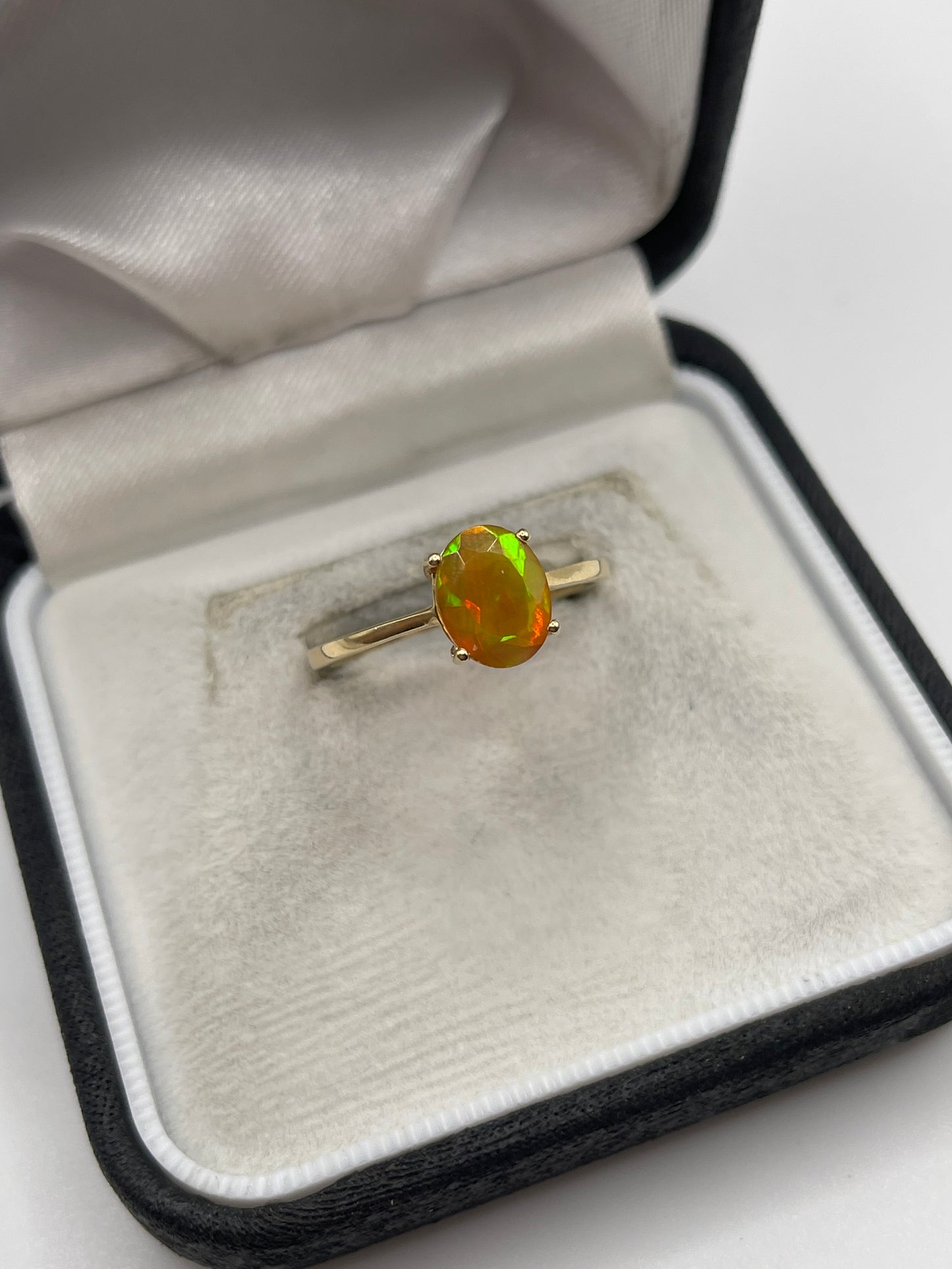 9ct gold opal ring