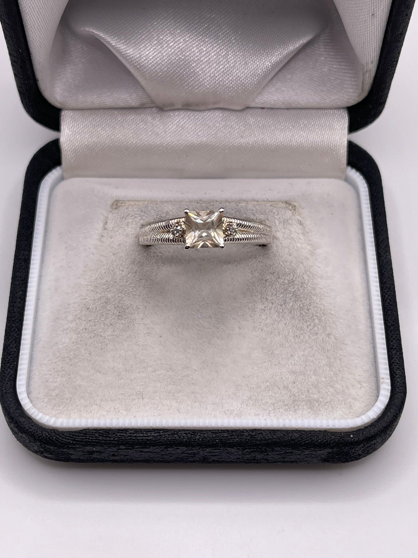 Silver topaz ring