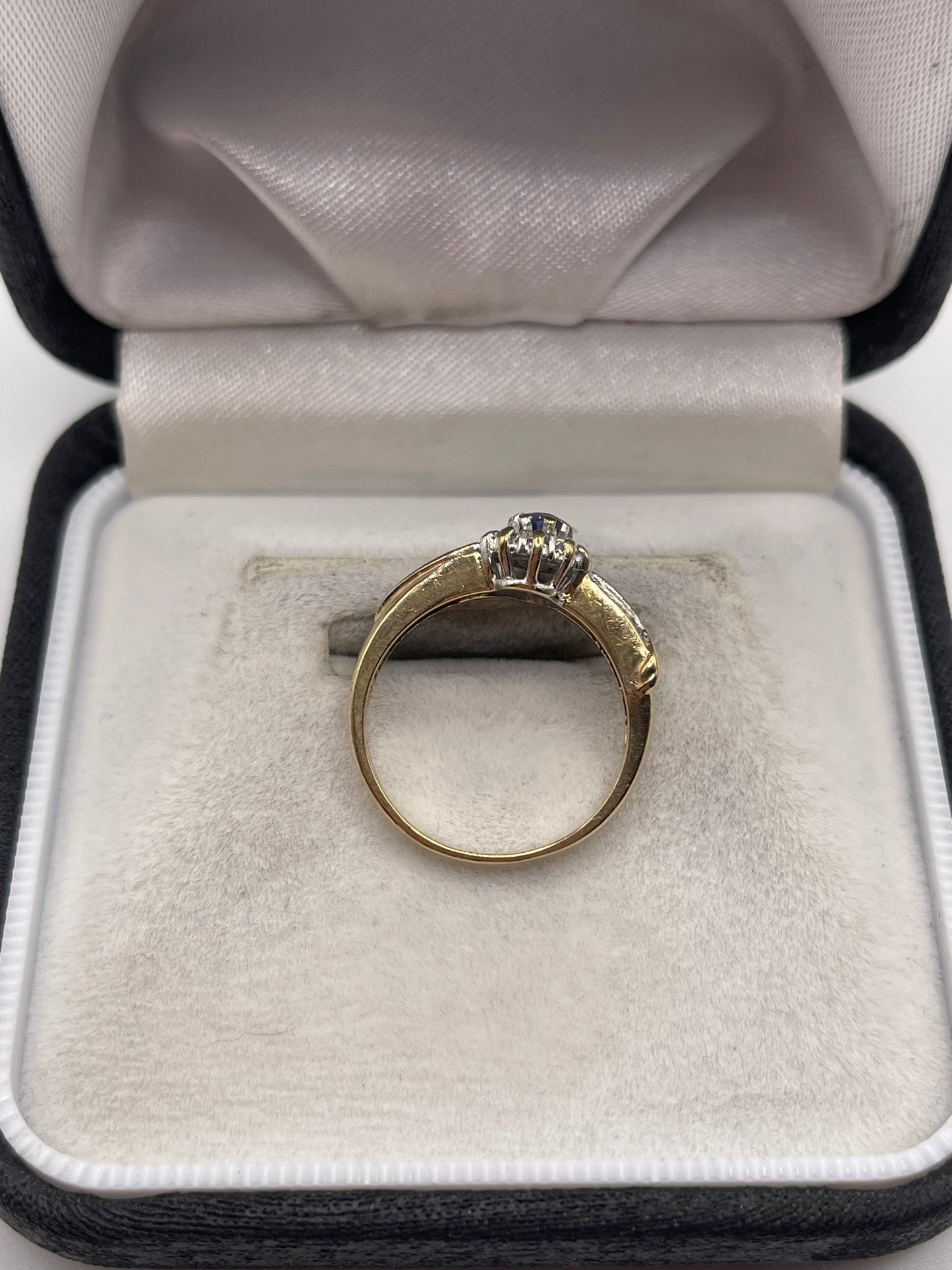 9ct gold sapphire and diamond ring