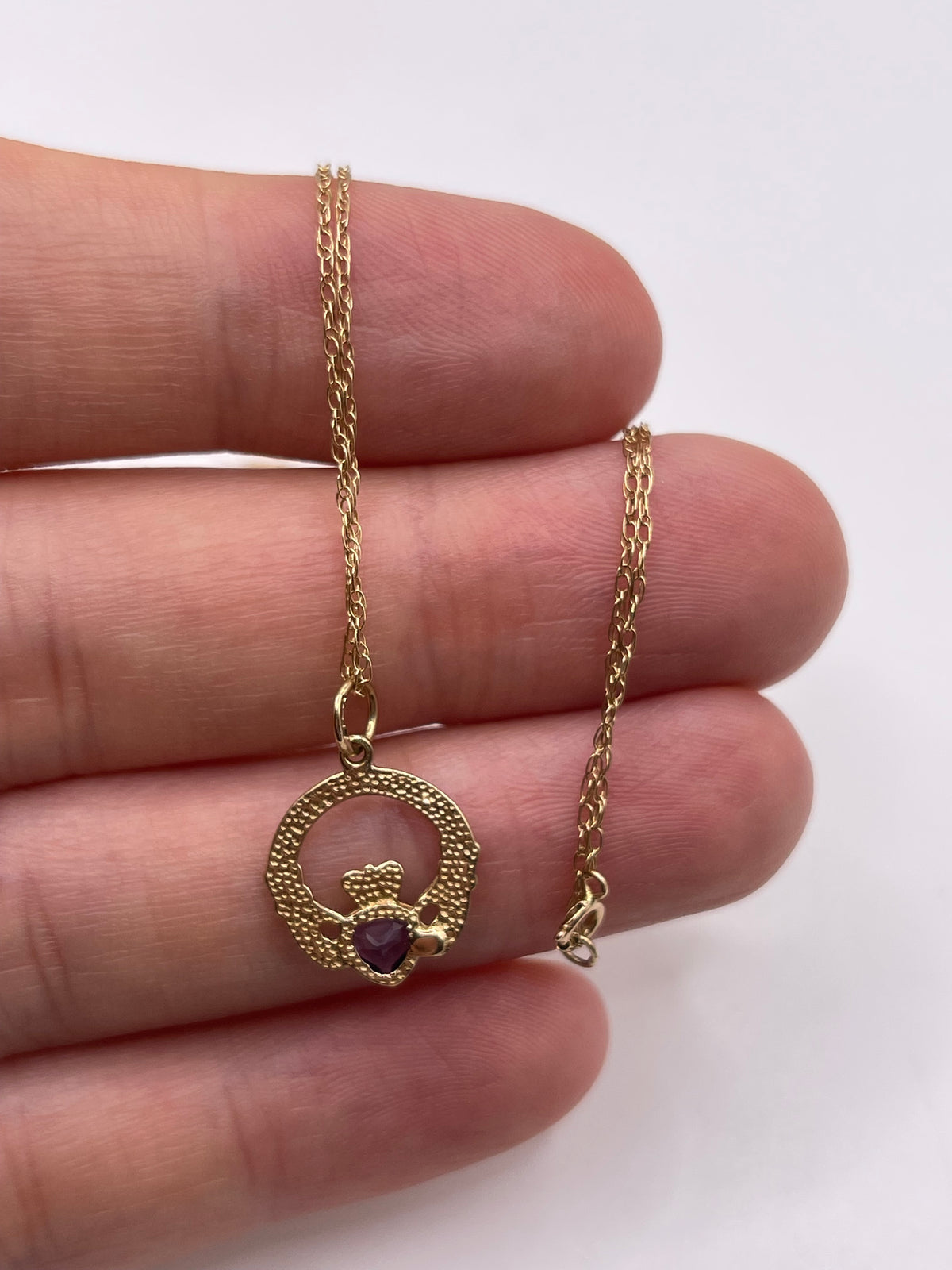 9ct gold amethyst claddagh necklace