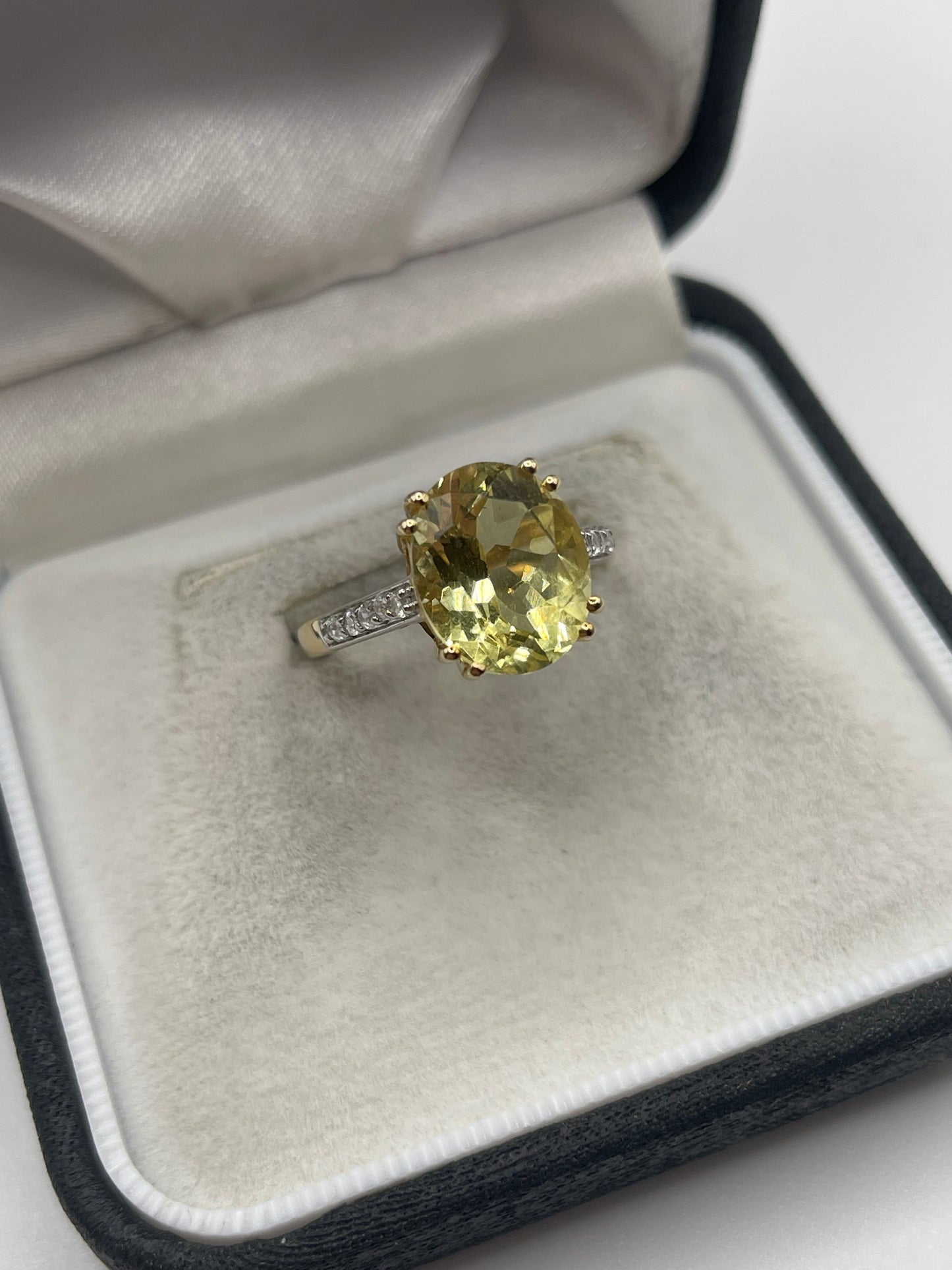 9ct gold quartz and zircon ring
