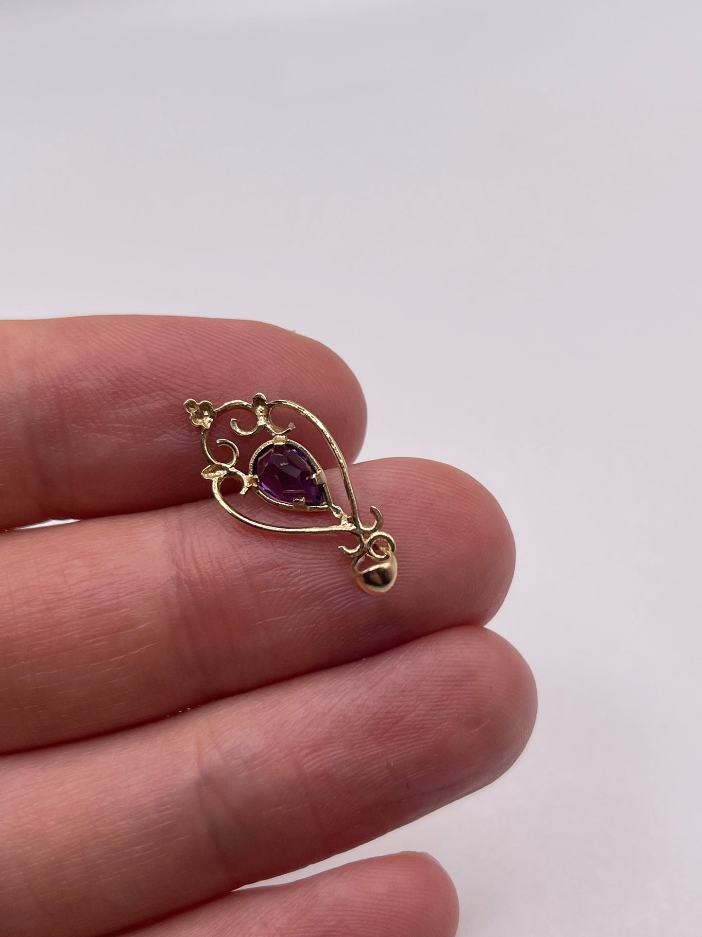 9ct gold amethyst pendant