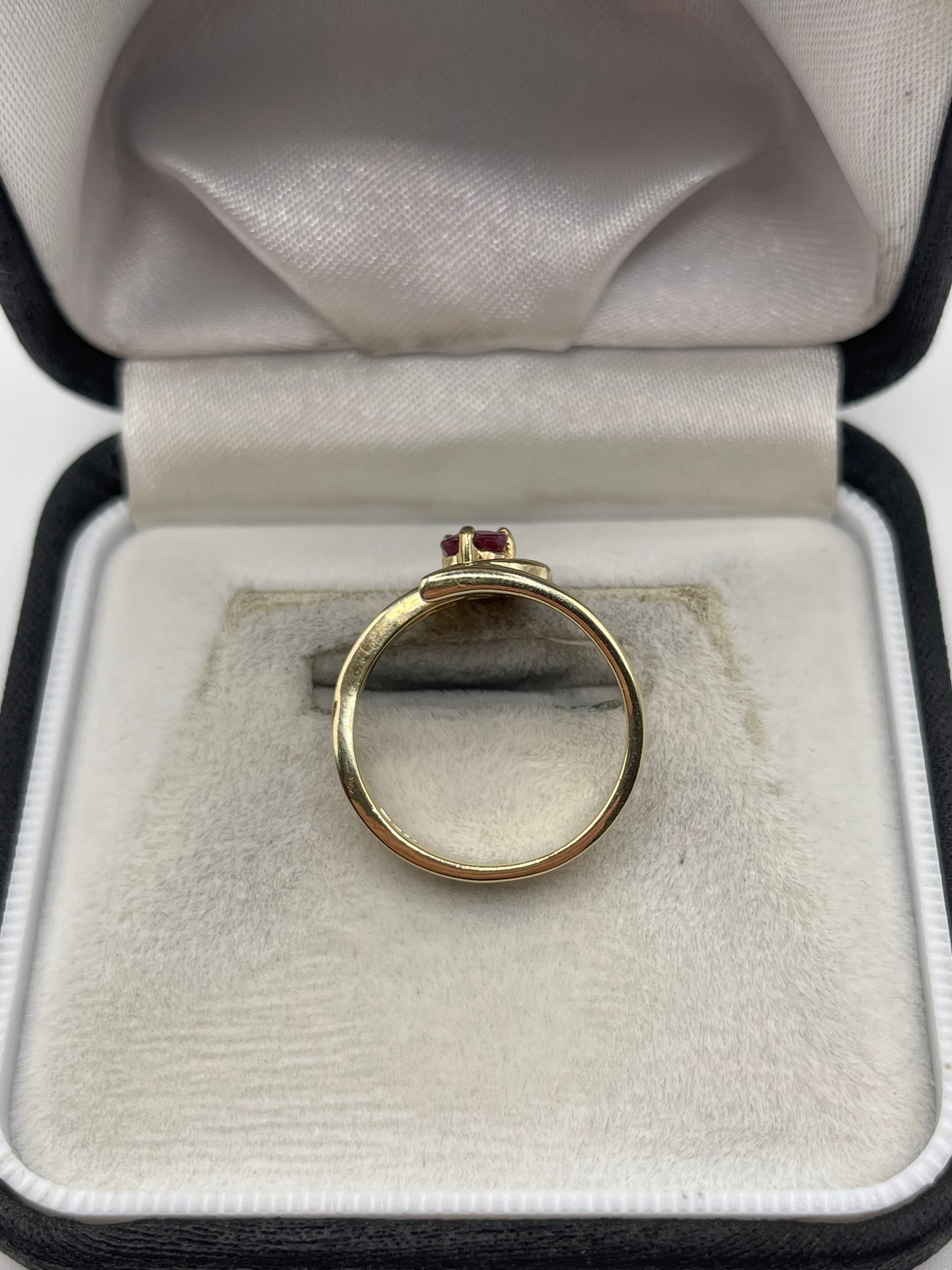 9ct gold ruby ring