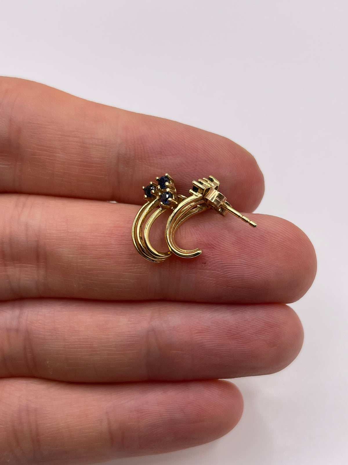 9ct gold sapphire earrings