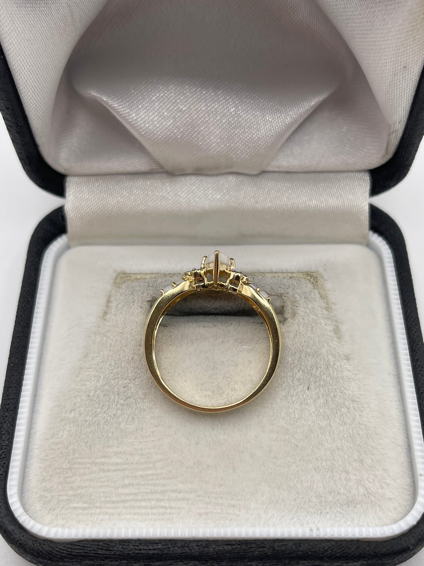 9ct gold opal and diamond ring